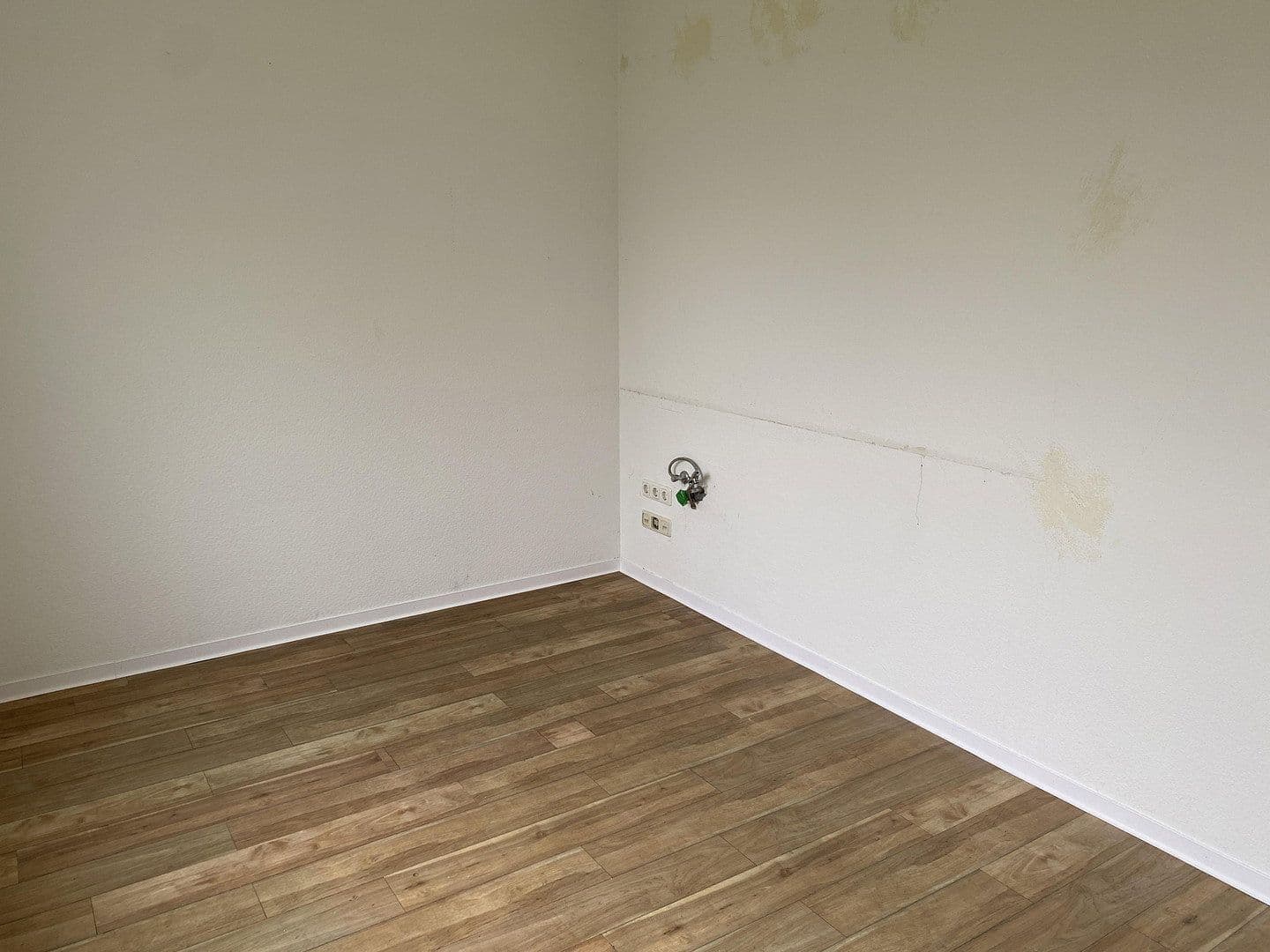 Prenájom kancelárie 120 m², Stockstadt am Rhein, Hesensko Prenájom kancelárie 120 m², Stockstadt am Rhein, Hesensko