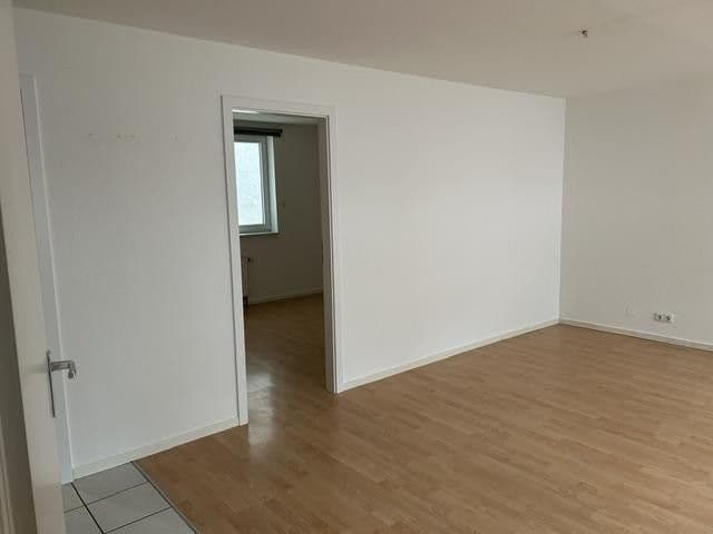 Prenájom bytu 2-izbový 56 m², Eningen unter Achalm, Bádensko-Wurttembersko Prenájom bytu 2-izbový 56 m², Eningen unter Achalm, Bádensko-Wurttembersko