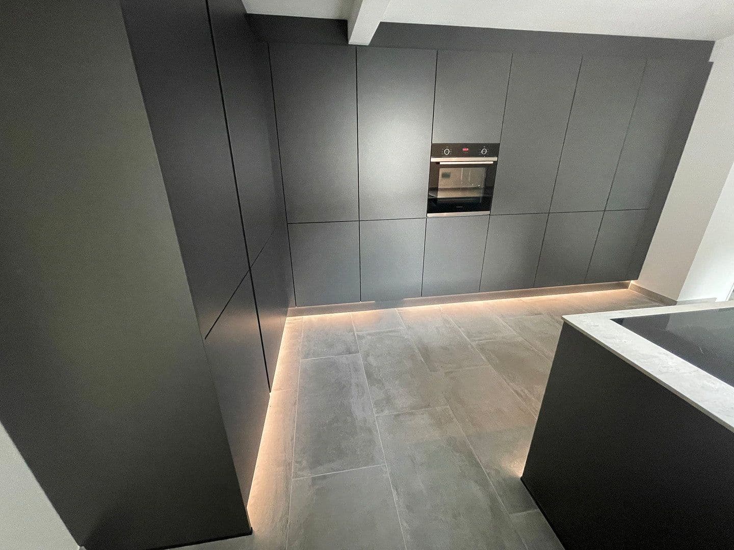Prenájom bytu 4-izbový 100 m², Hannover, Dolné Sasko Prenájom bytu 4-izbový 100 m², Hannover, Dolné Sasko