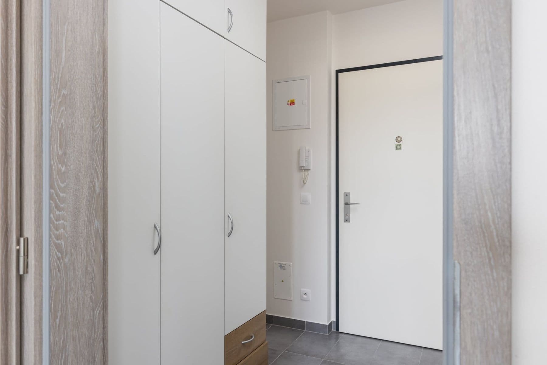 Prenájom bytu 1-izbový 33 m², Strnadových, Praha, Praha Prenájom bytu 1-izbový 33 m², Strnadových, Praha, Praha