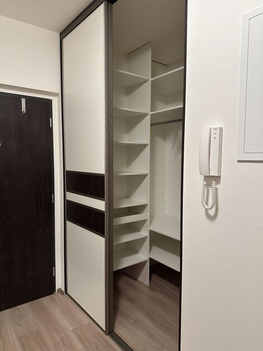 Prenájom bytu 2-izbový 60 m², Svatošových, Praha, Praha Prenájom bytu 2-izbový 60 m², Svatošových, Praha, Praha