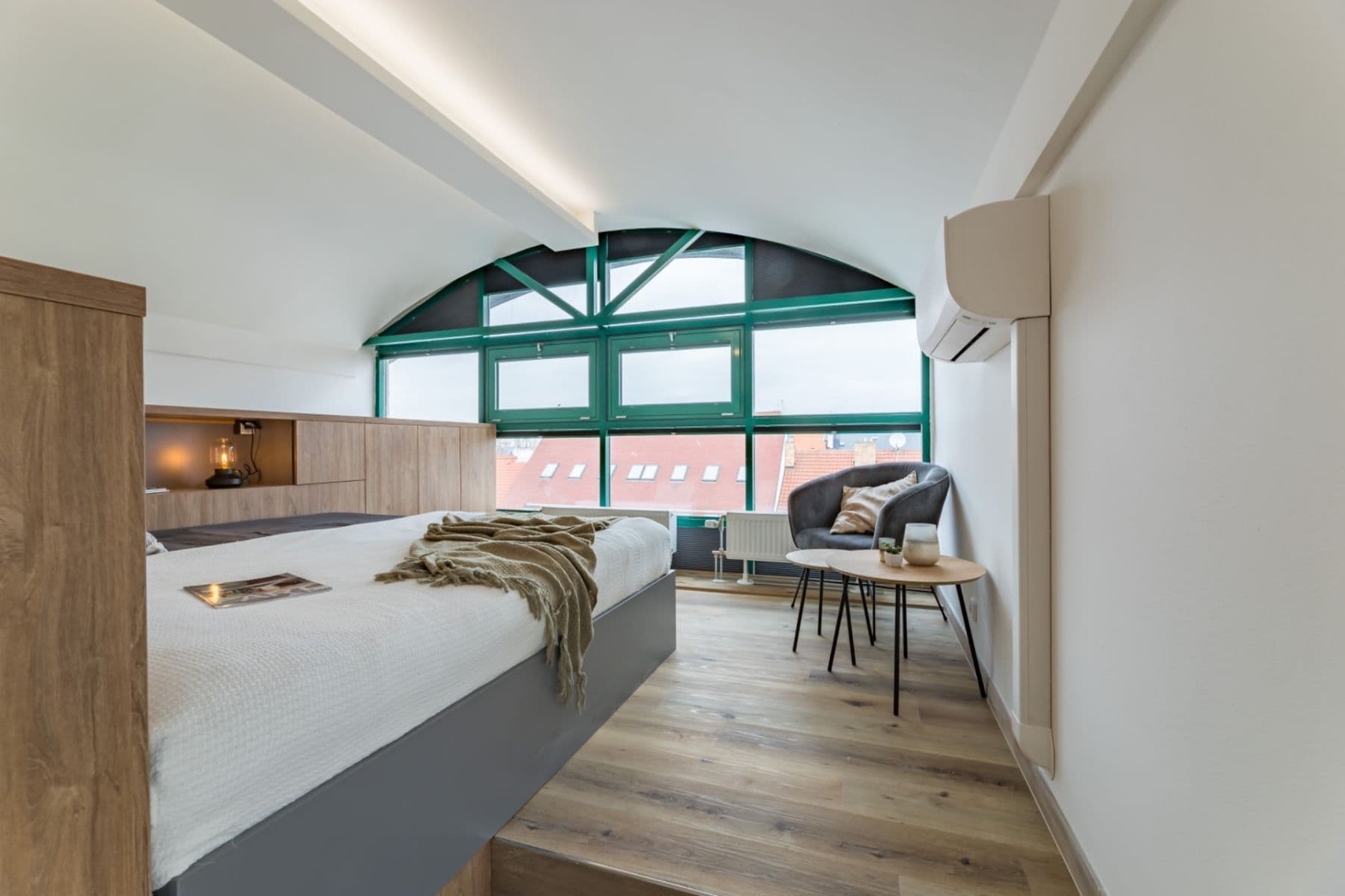Prenájom bytu 1-izbový 50 m², V Kapslovně, Praha, Praha Prenájom bytu 1-izbový 50 m², V Kapslovně, Praha, Praha