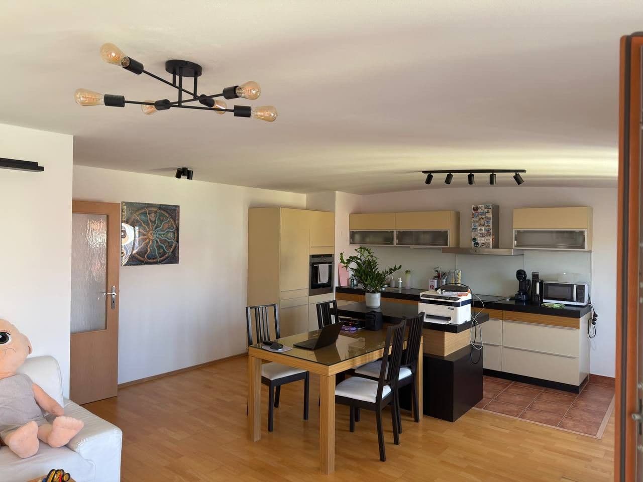 Prenájom bytu 2-izbový 68 m², Petrohradská, Praha, Praha Prenájom bytu 2-izbový 68 m², Petrohradská, Praha, Praha