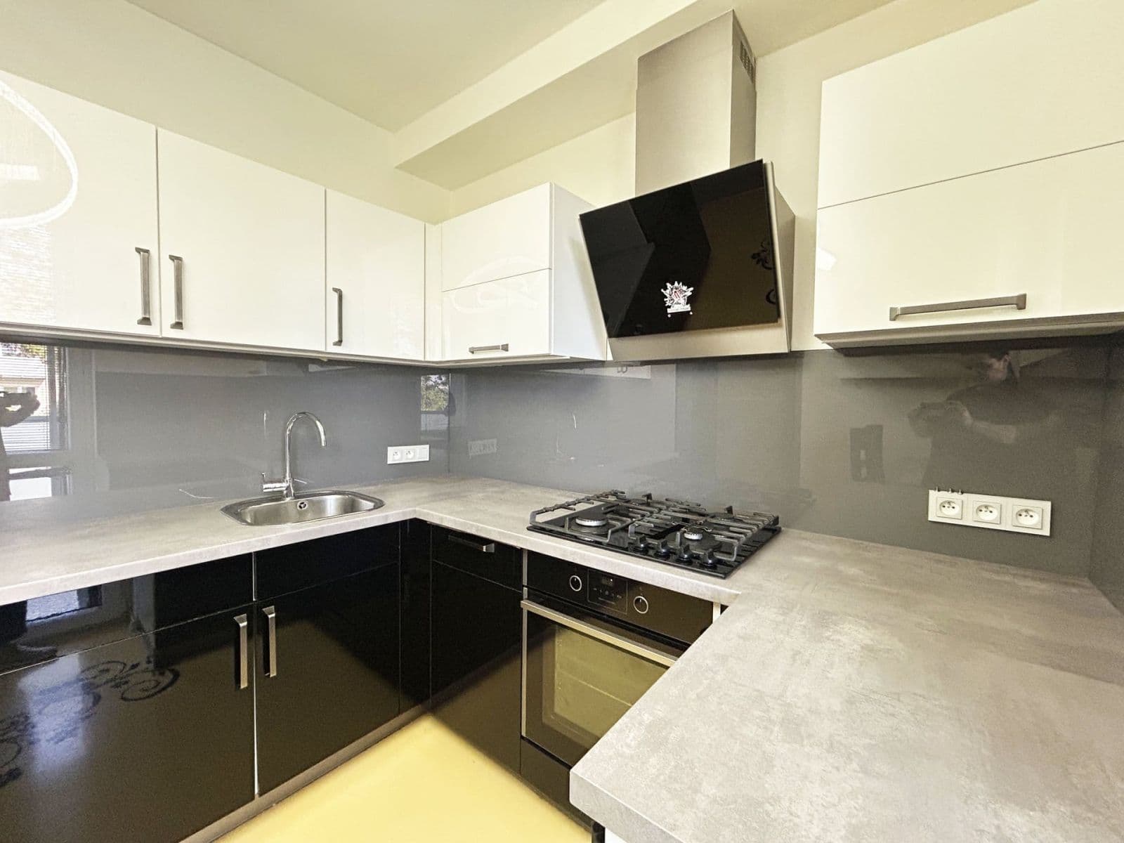 Prenájom bytu 2-izbový 54 m², Poděbradská, Praha, Praha Prenájom bytu 2-izbový 54 m², Poděbradská, Praha, Praha