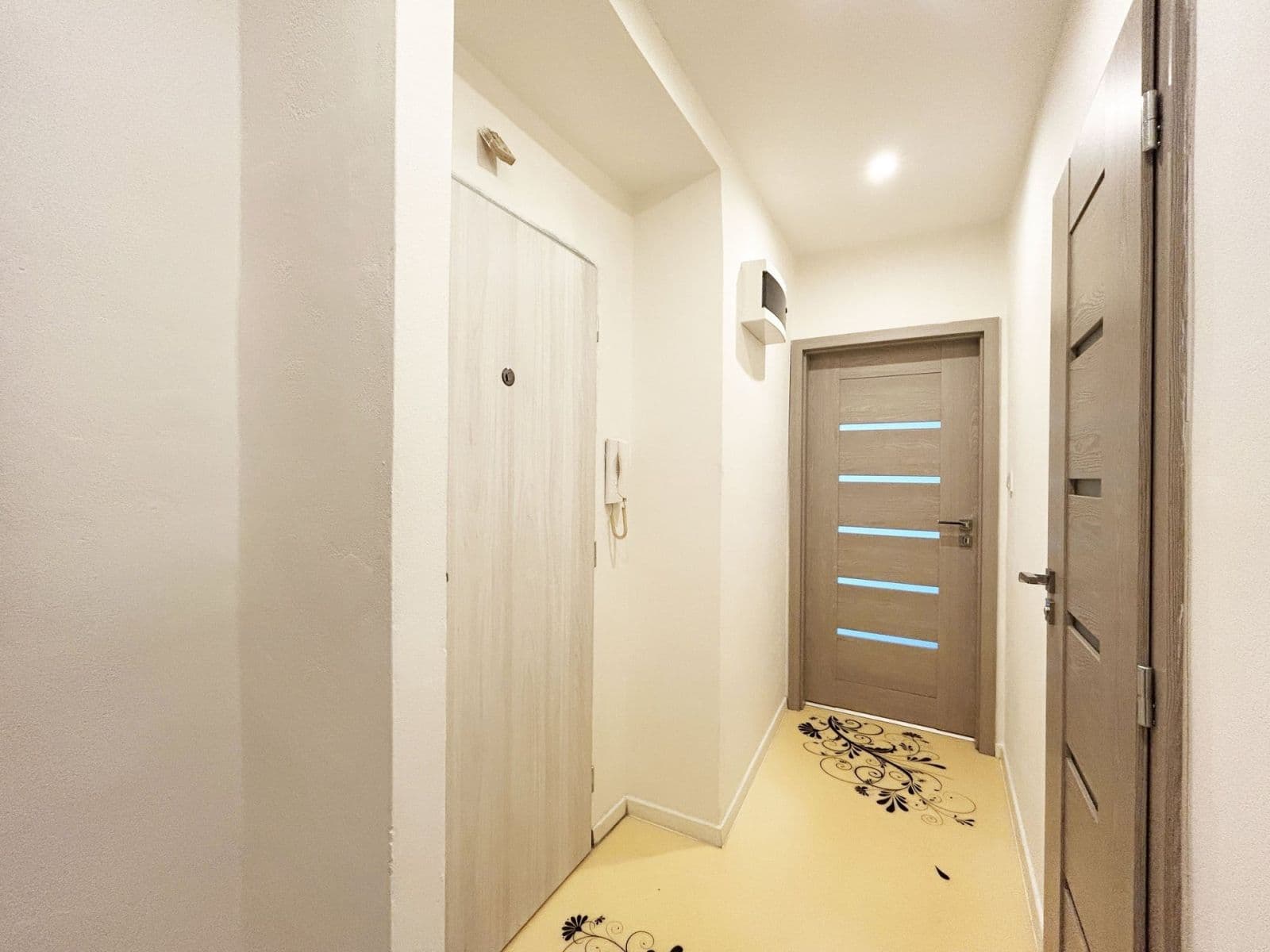 Prenájom bytu 2-izbový 54 m², Poděbradská, Praha, Praha Prenájom bytu 2-izbový 54 m², Poděbradská, Praha, Praha