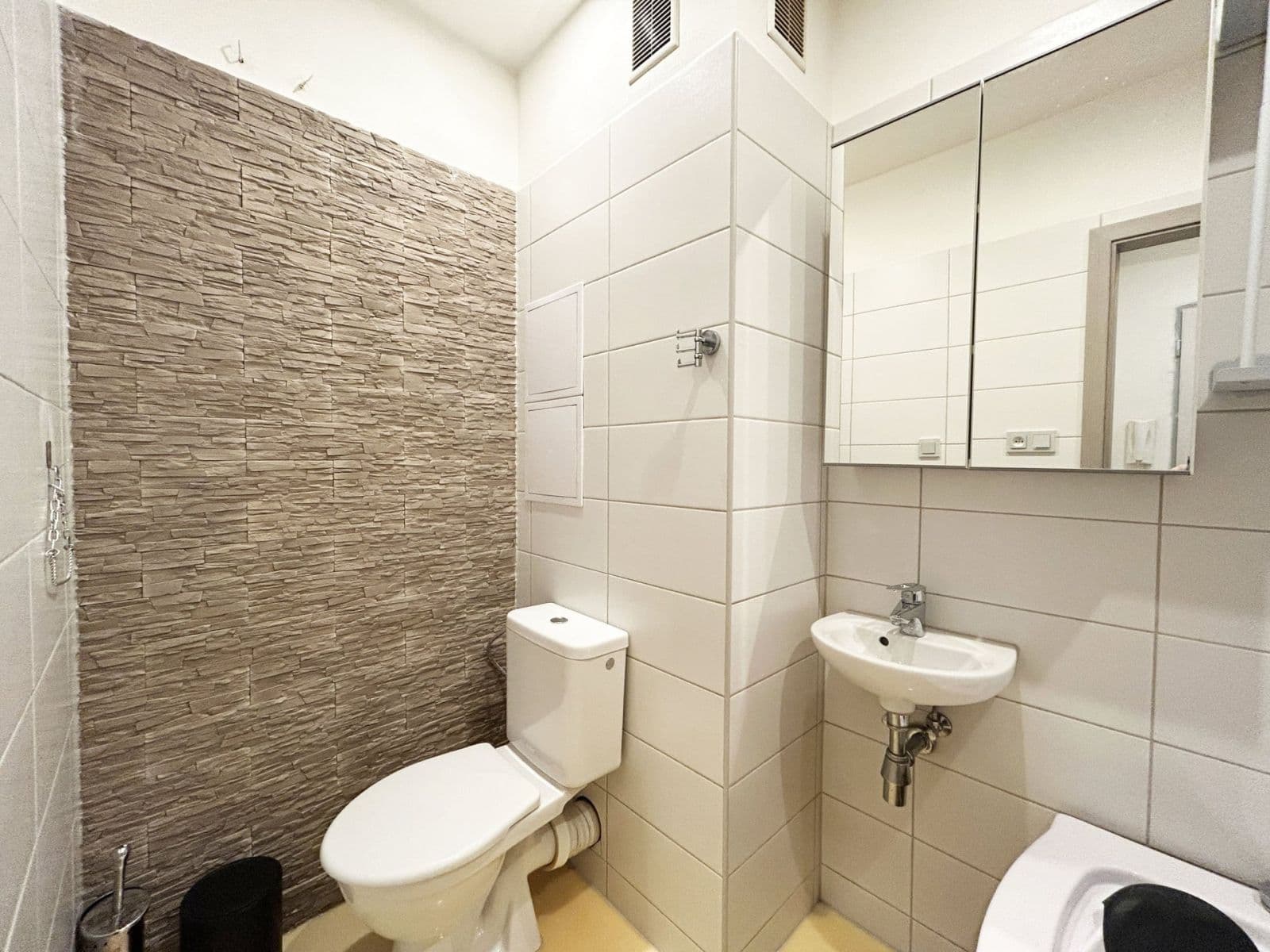 Prenájom bytu 2-izbový 54 m², Poděbradská, Praha, Praha Prenájom bytu 2-izbový 54 m², Poděbradská, Praha, Praha