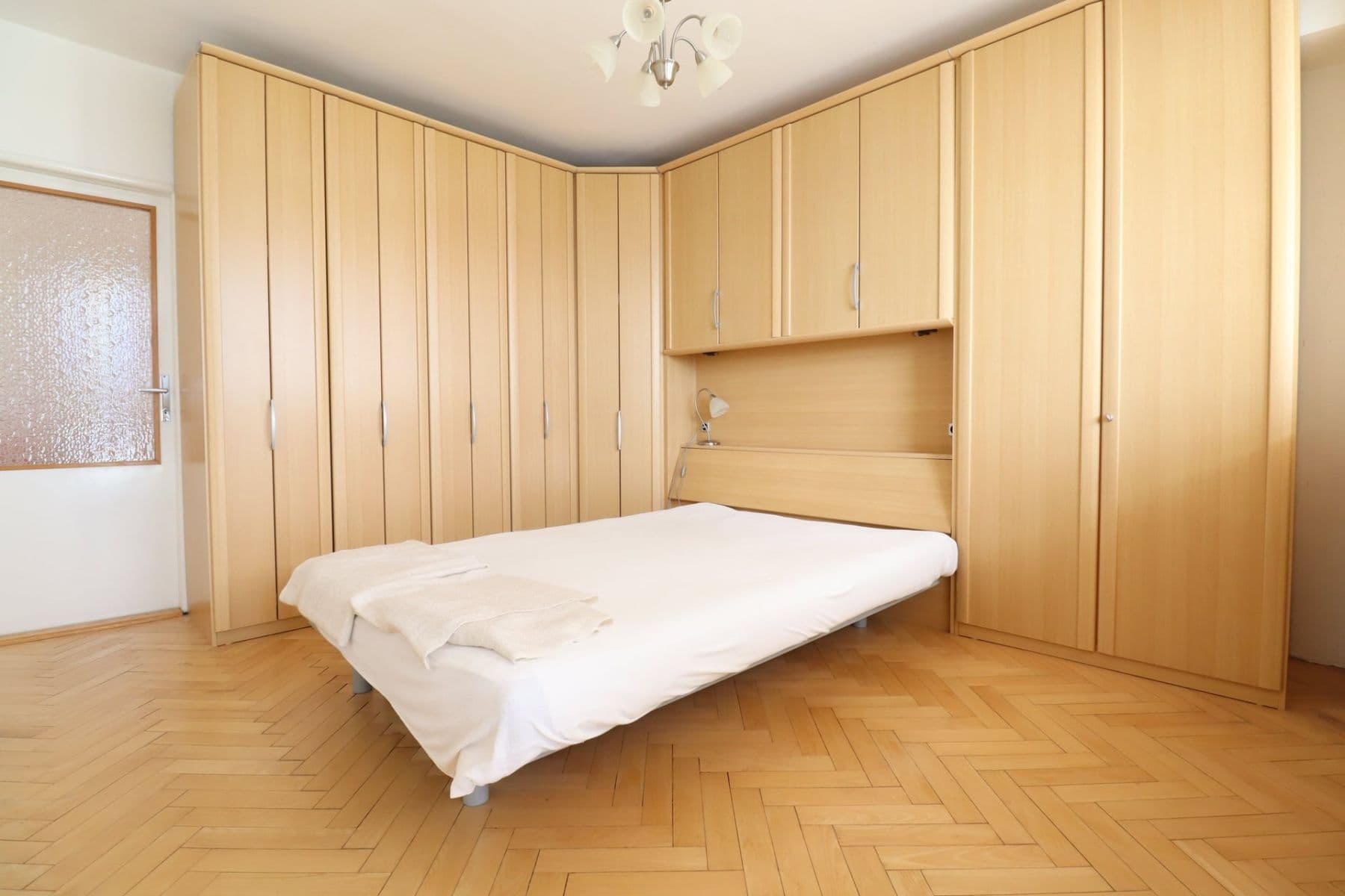 Prenájom bytu 3-izbový 77 m², Na Topolce, Praha, Praha Prenájom bytu 3-izbový 77 m², Na Topolce, Praha, Praha