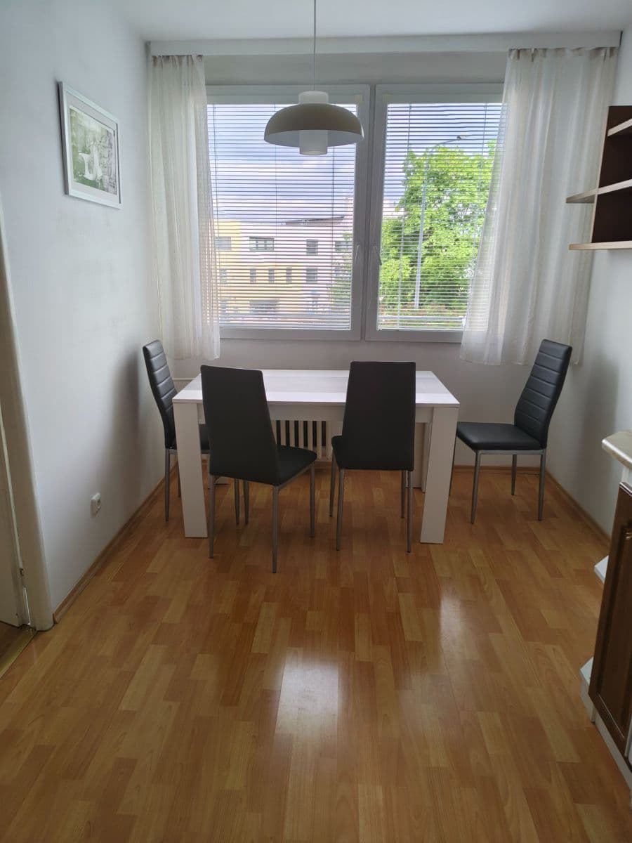 Prenájom bytu 3-izbový 74 m², Františka Kriegela, Mělník, Středočeský kraj Prenájom bytu 3-izbový 74 m², Františka Kriegela, Mělník, Středočeský kraj