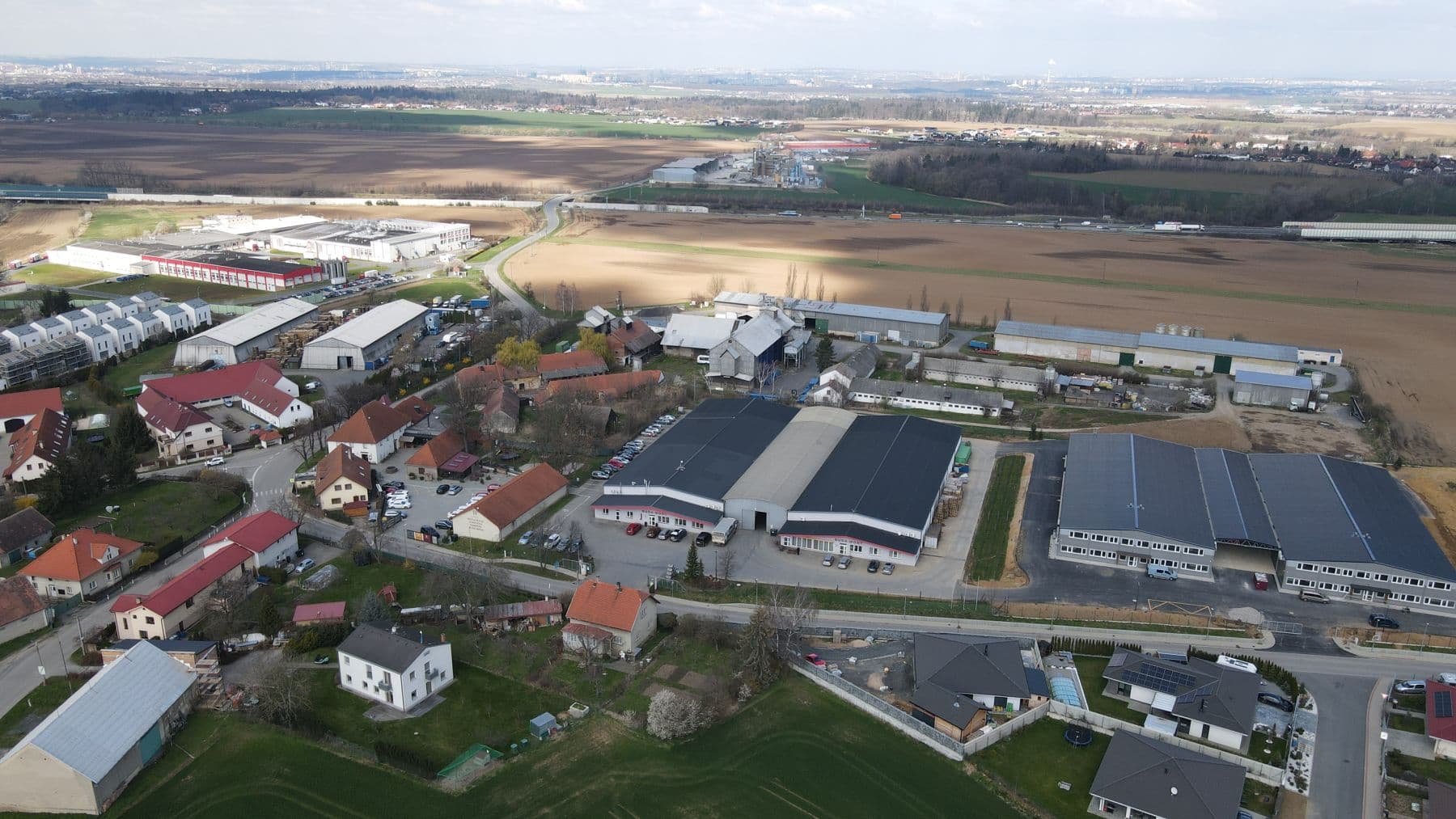 Prenájom nebytového priestoru 1.890 m², Hlavní, Herink, Středočeský kraj Prenájom nebytového priestoru 1.890 m², Hlavní, Herink, Středočeský kraj