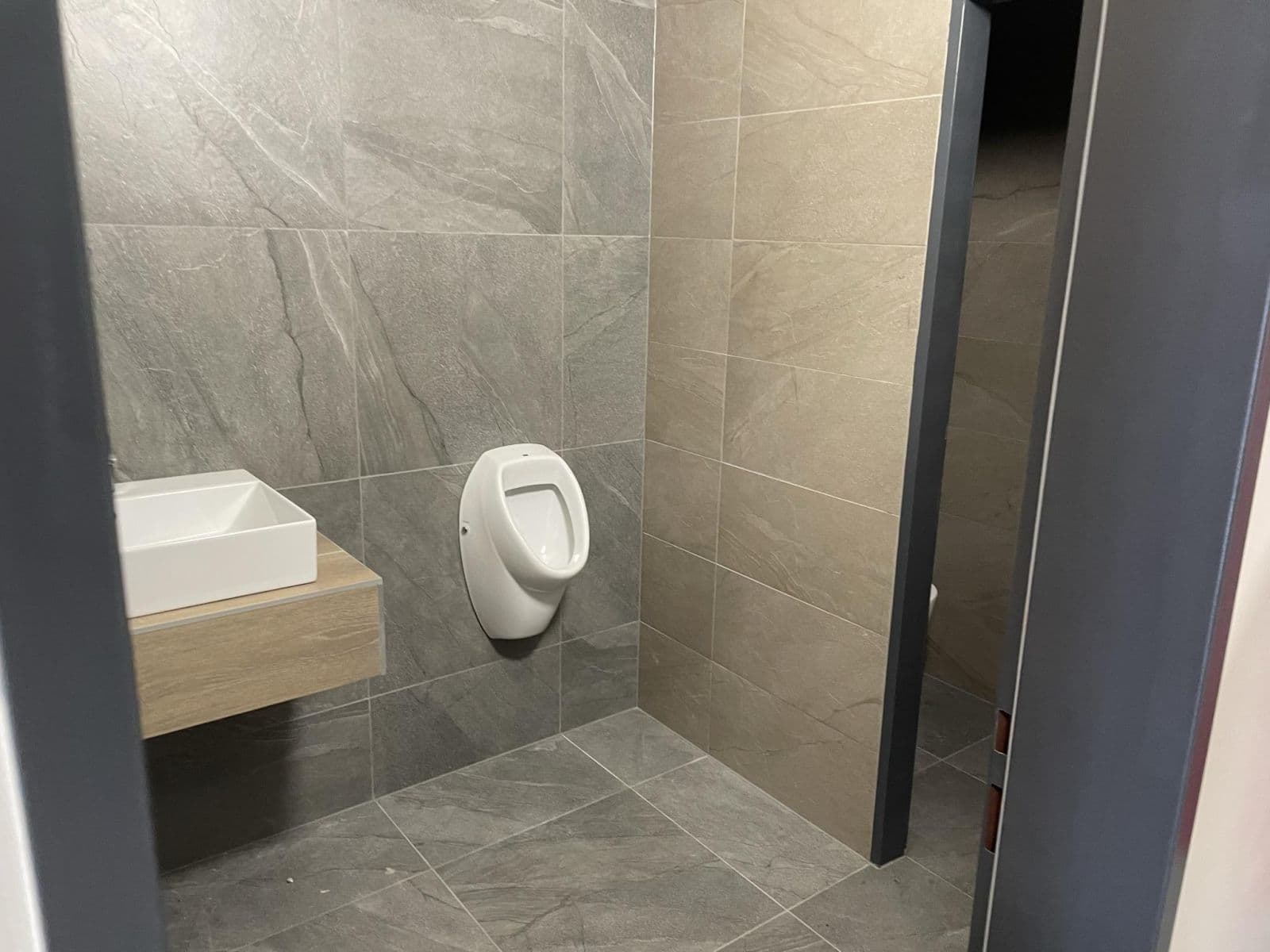 Prenájom nebytového priestoru 1.890 m², Hlavní, Herink, Středočeský kraj Prenájom nebytového priestoru 1.890 m², Hlavní, Herink, Středočeský kraj
