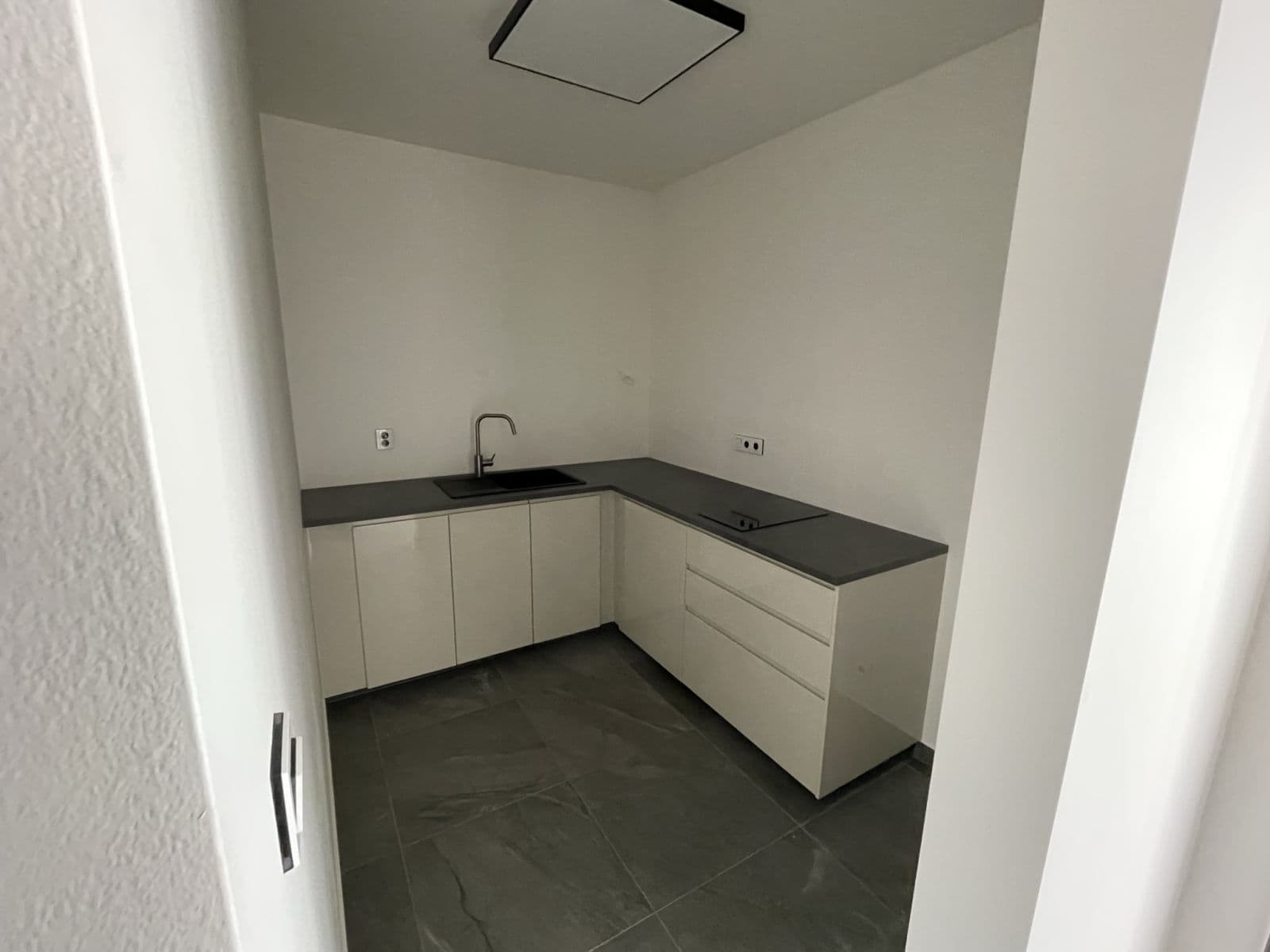 Prenájom nebytového priestoru 1.890 m², Hlavní, Herink, Středočeský kraj Prenájom nebytového priestoru 1.890 m², Hlavní, Herink, Středočeský kraj