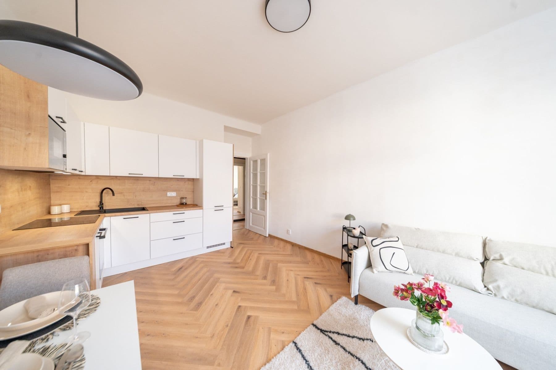 Prenájom bytu 2-izbový 50 m², Jaromírova, Praha, Praha Prenájom bytu 2-izbový 50 m², Jaromírova, Praha, Praha