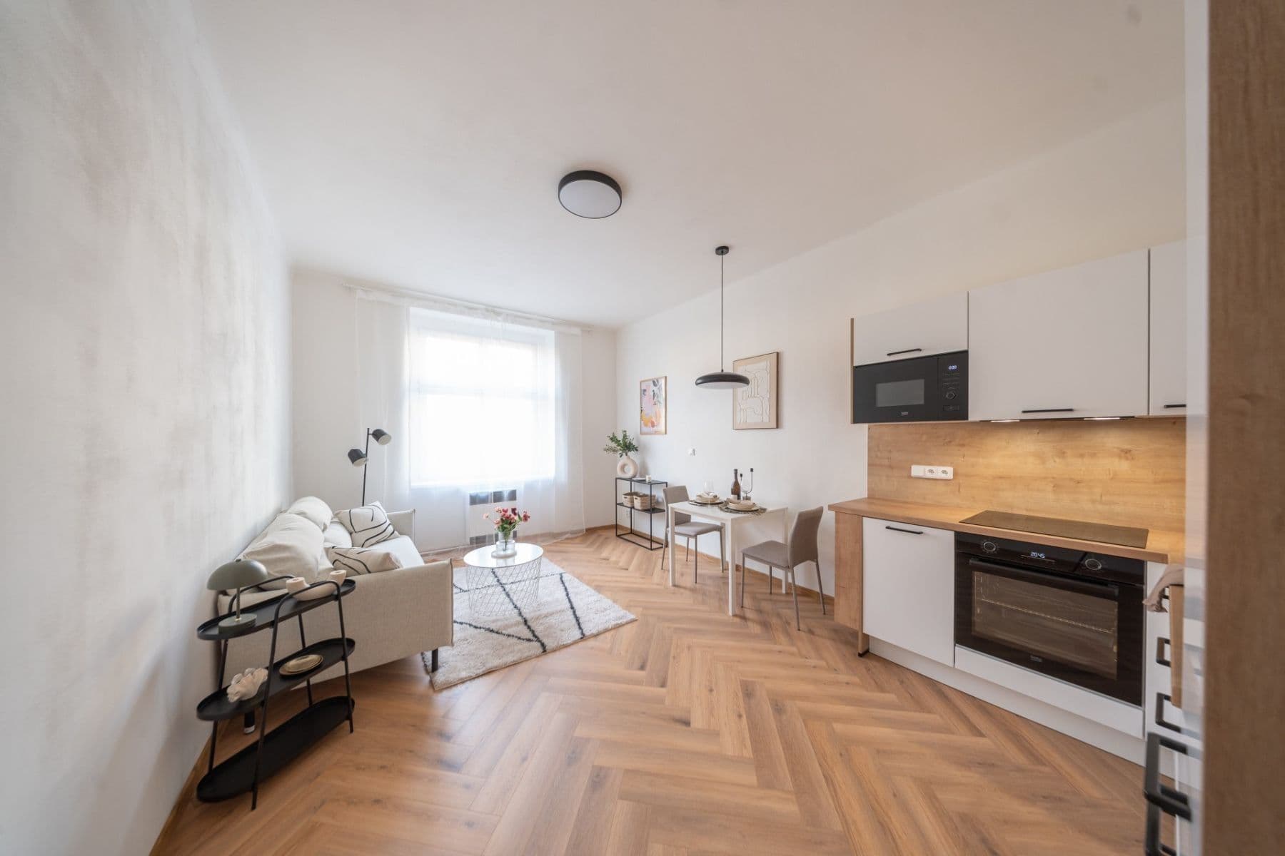 Prenájom bytu 2-izbový 50 m², Jaromírova, Praha, Praha Prenájom bytu 2-izbový 50 m², Jaromírova, Praha, Praha