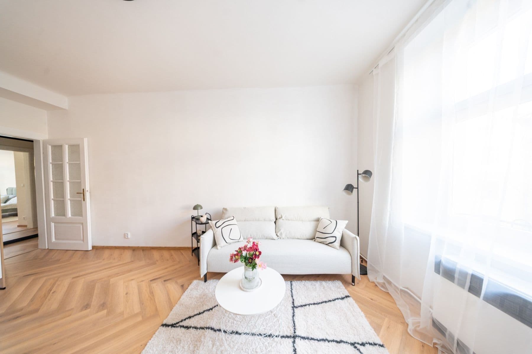 Prenájom bytu 2-izbový 50 m², Jaromírova, Praha, Praha Prenájom bytu 2-izbový 50 m², Jaromírova, Praha, Praha