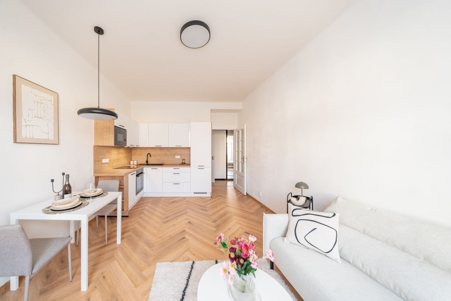 Prenájom bytu 2-izbový 50 m², Jaromírova, Praha, Praha Prenájom bytu 2-izbový 50 m², Jaromírova, Praha, Praha