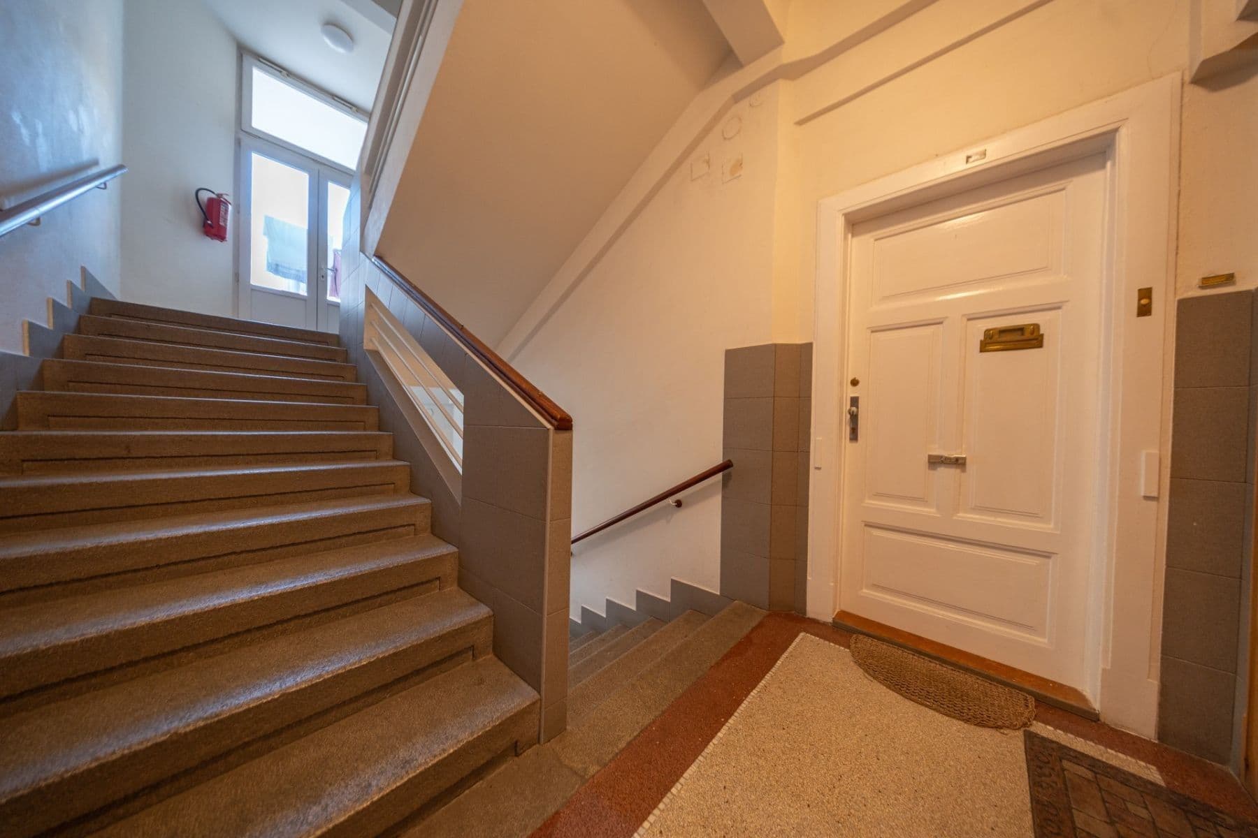 Prenájom bytu 2-izbový 50 m², Jaromírova, Praha, Praha Prenájom bytu 2-izbový 50 m², Jaromírova, Praha, Praha