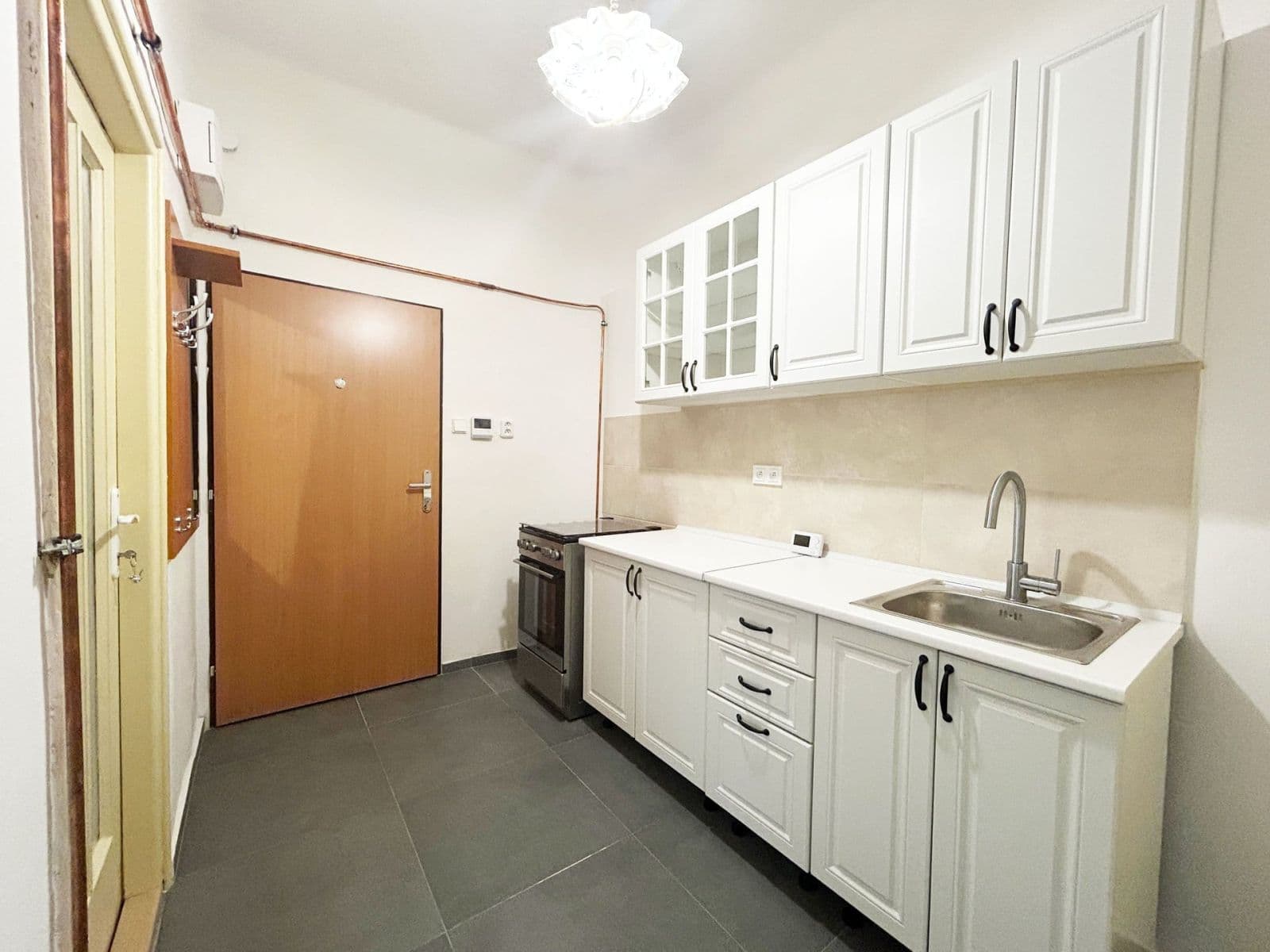 Prenájom bytu 2-izbový 50 m², Vlastislavova, Praha, Praha Prenájom bytu 2-izbový 50 m², Vlastislavova, Praha, Praha