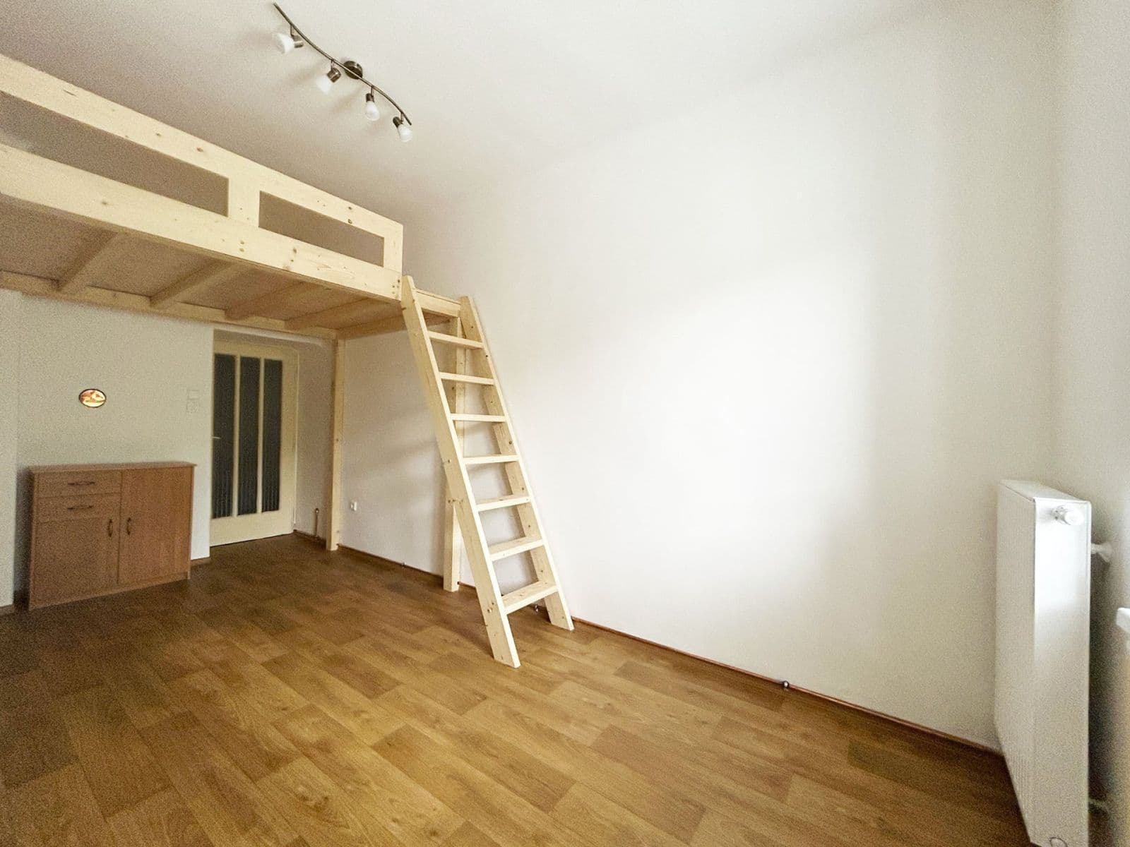Prenájom bytu 2-izbový 50 m², Vlastislavova, Praha, Praha Prenájom bytu 2-izbový 50 m², Vlastislavova, Praha, Praha