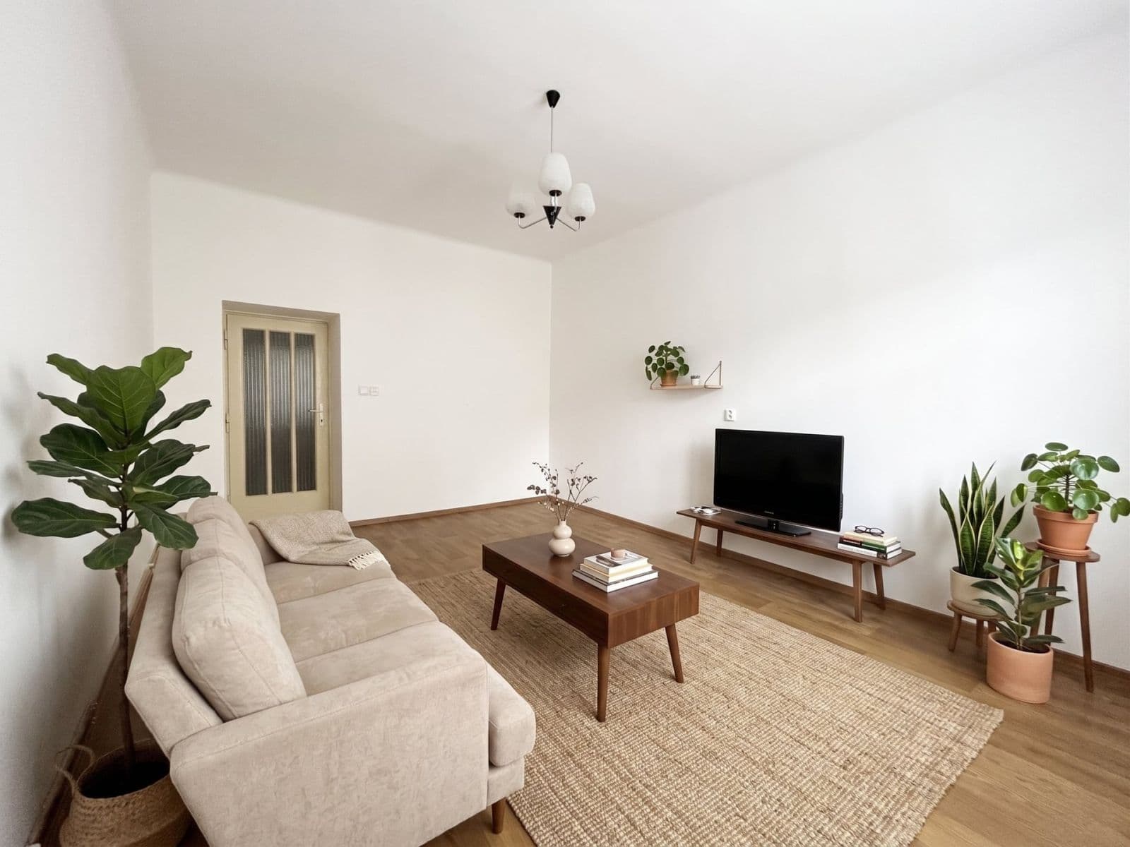 Prenájom bytu 2-izbový 50 m², Vlastislavova, Praha, Praha Prenájom bytu 2-izbový 50 m², Vlastislavova, Praha, Praha