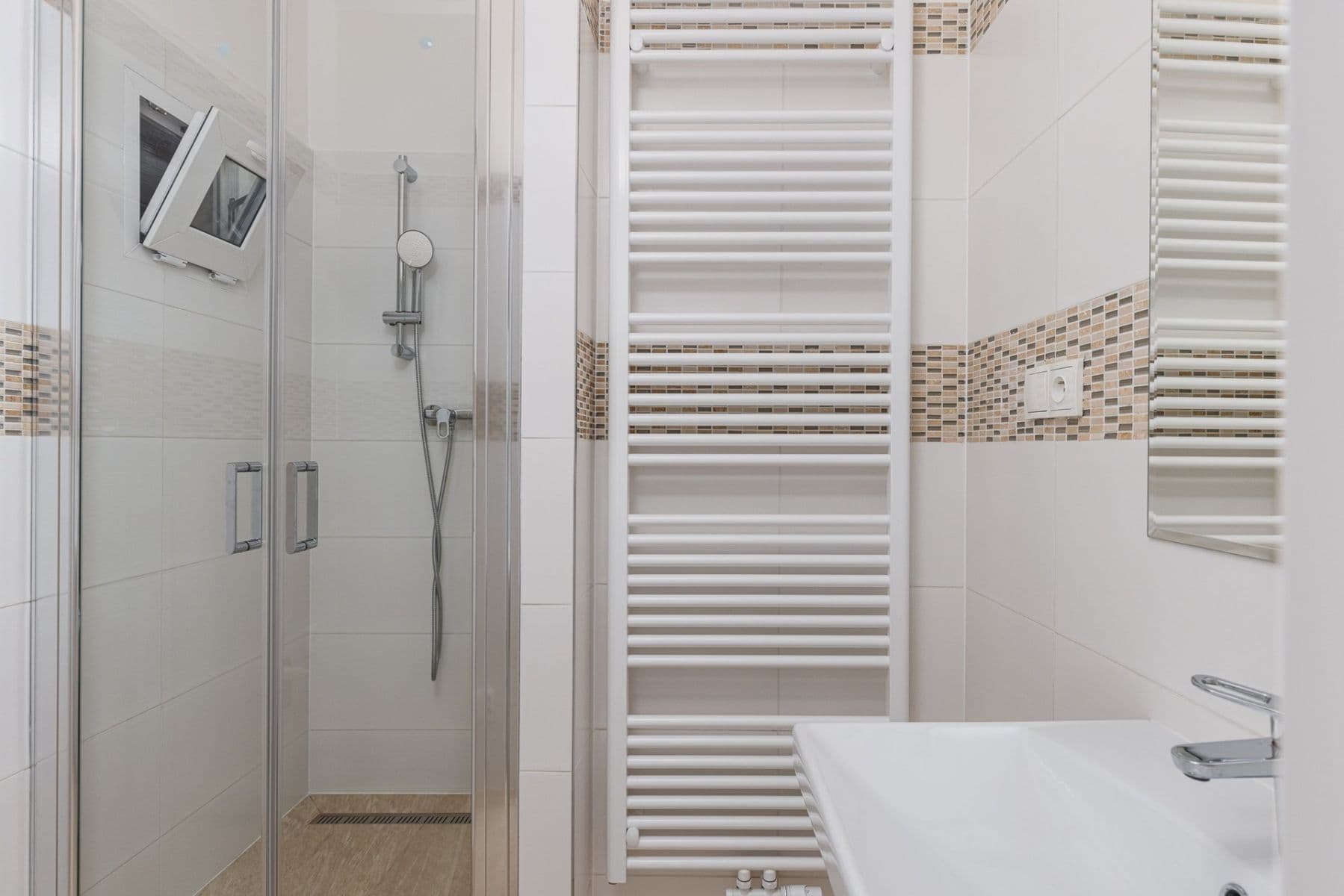 Prenájom bytu 2-izbový 47 m², Baranova, Praha, Praha Prenájom bytu 2-izbový 47 m², Baranova, Praha, Praha