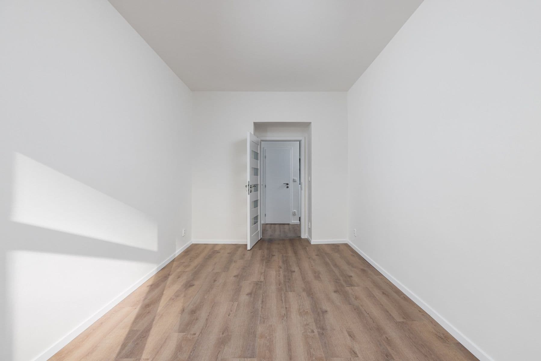 Prenájom bytu 2-izbový 47 m², Baranova, Praha, Praha Prenájom bytu 2-izbový 47 m², Baranova, Praha, Praha