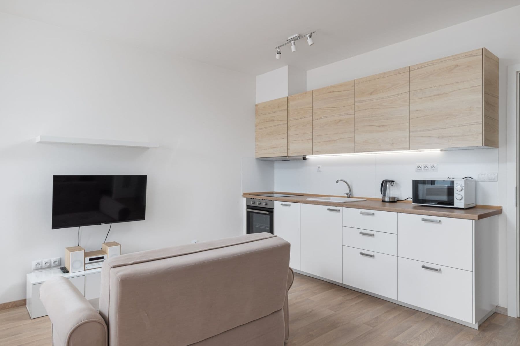 Prenájom bytu 1-izbový 40 m², Olgy Havlové, Praha, Praha Prenájom bytu 1-izbový 40 m², Olgy Havlové, Praha, Praha