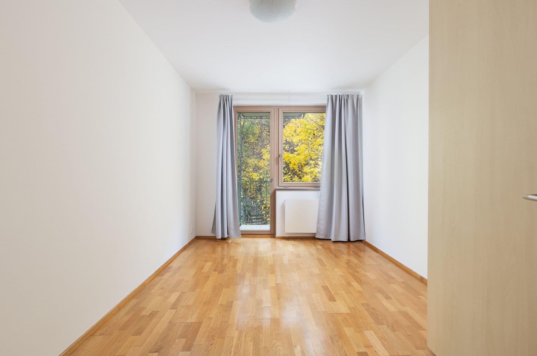 Prenájom bytu 4-izbový 117 m², Jeseniova, Praha, Praha Prenájom bytu 4-izbový 117 m², Jeseniova, Praha, Praha