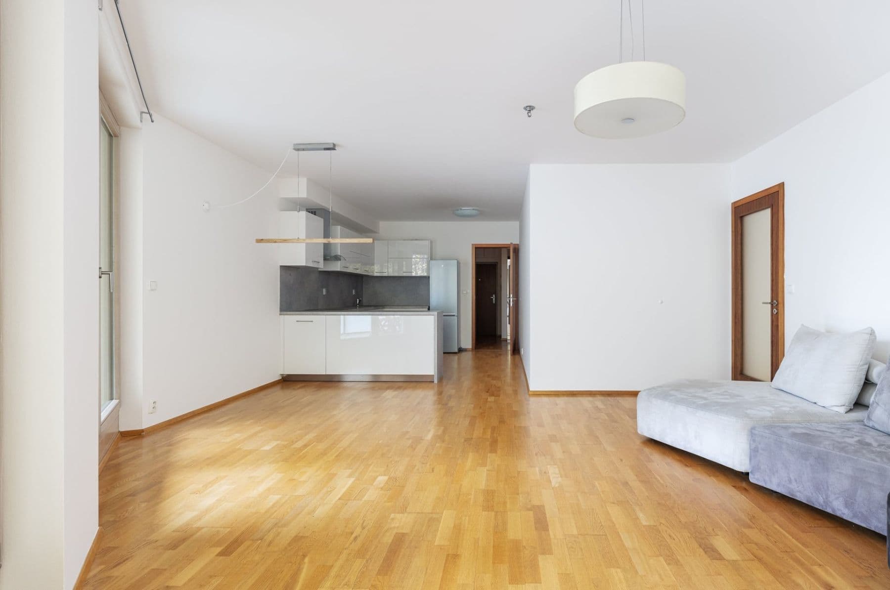 Prenájom bytu 4-izbový 117 m², Jeseniova, Praha, Praha Prenájom bytu 4-izbový 117 m², Jeseniova, Praha, Praha