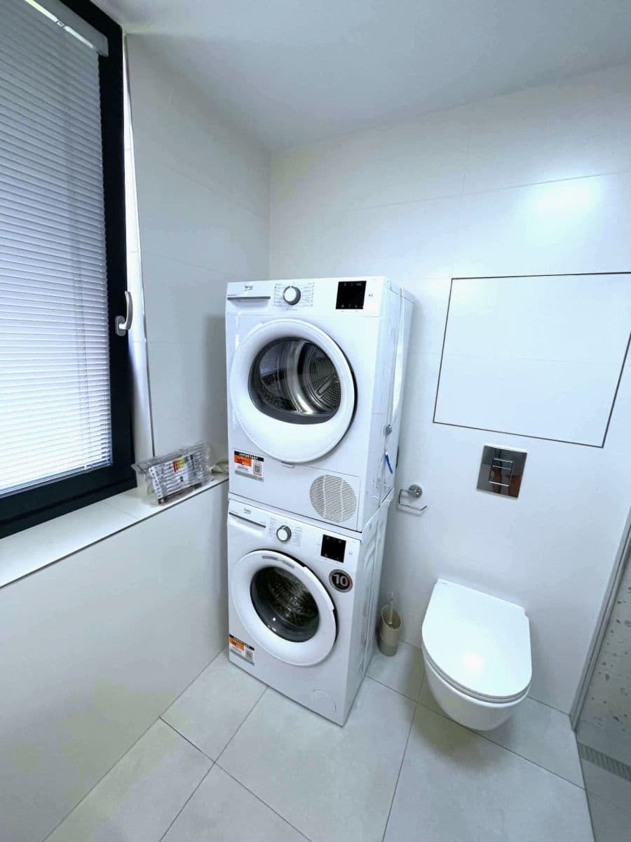 Prenájom bytu 1-izbový 32 m², Práčská, Praha, Praha Prenájom bytu 1-izbový 32 m², Práčská, Praha, Praha