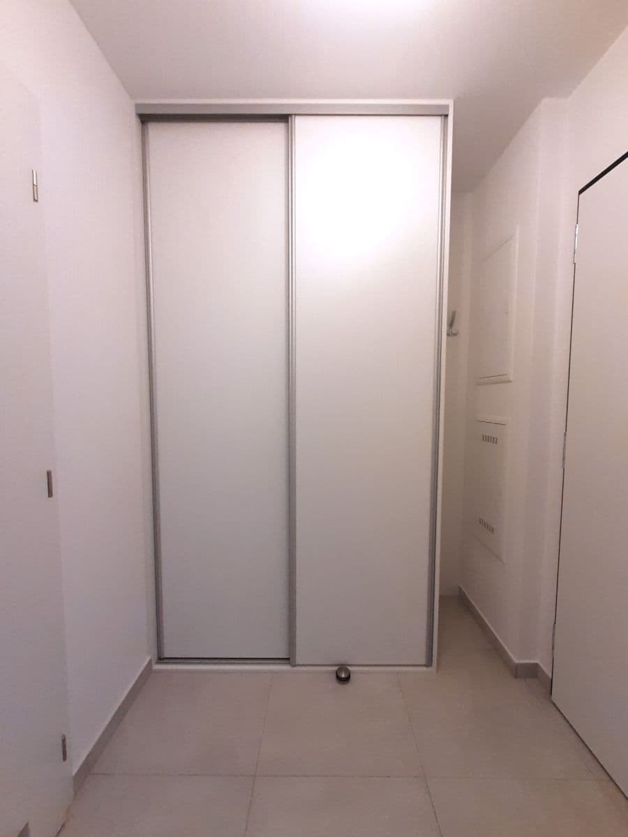 Prenájom bytu 1-izbový 32 m², Práčská, Praha, Praha Prenájom bytu 1-izbový 32 m², Práčská, Praha, Praha