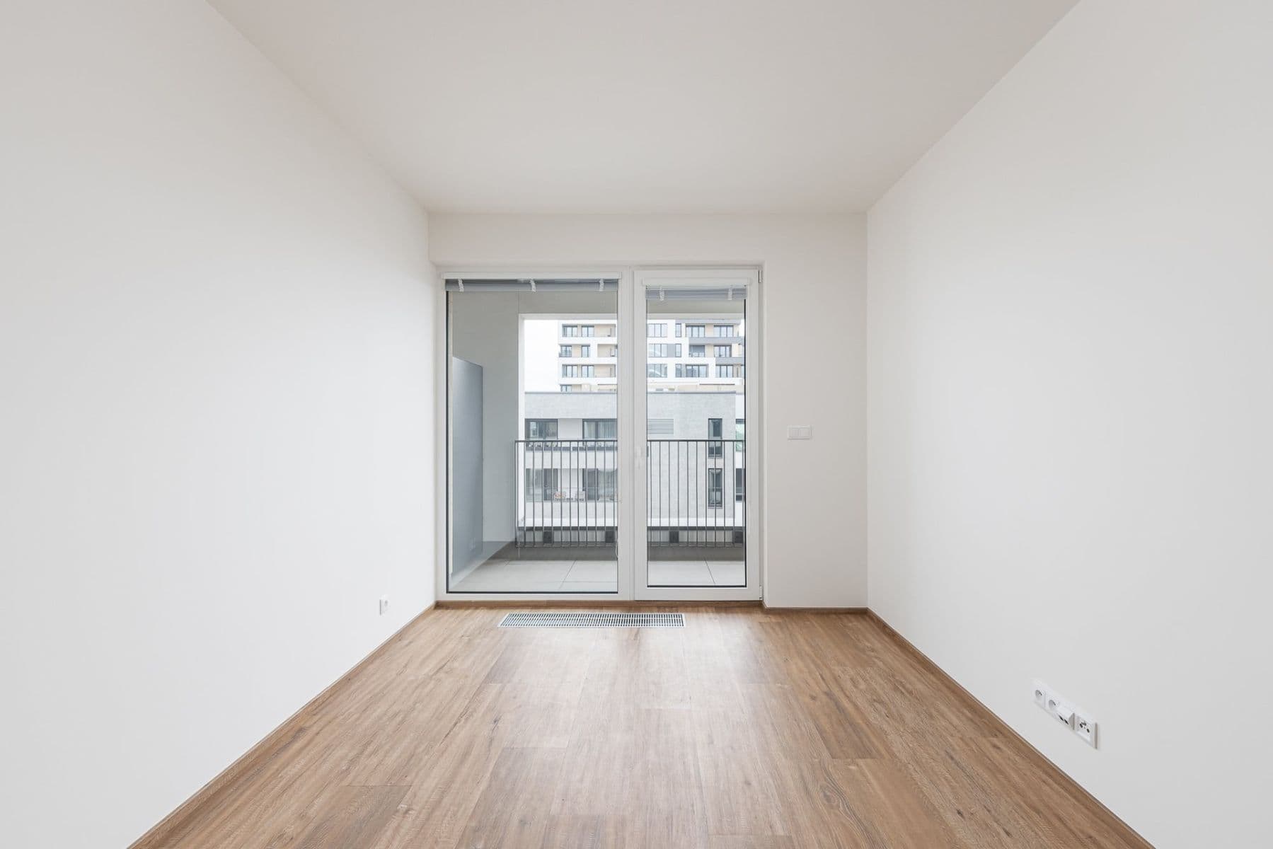 Prenájom bytu 3-izbový 86 m², Poděbradská, Praha, Praha Prenájom bytu 3-izbový 86 m², Poděbradská, Praha, Praha