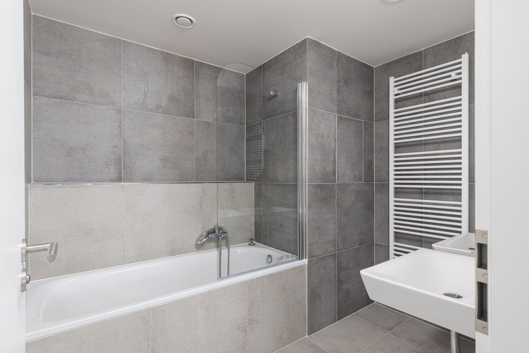 Prenájom bytu 3-izbový 86 m², Poděbradská, Praha, Praha Prenájom bytu 3-izbový 86 m², Poděbradská, Praha, Praha