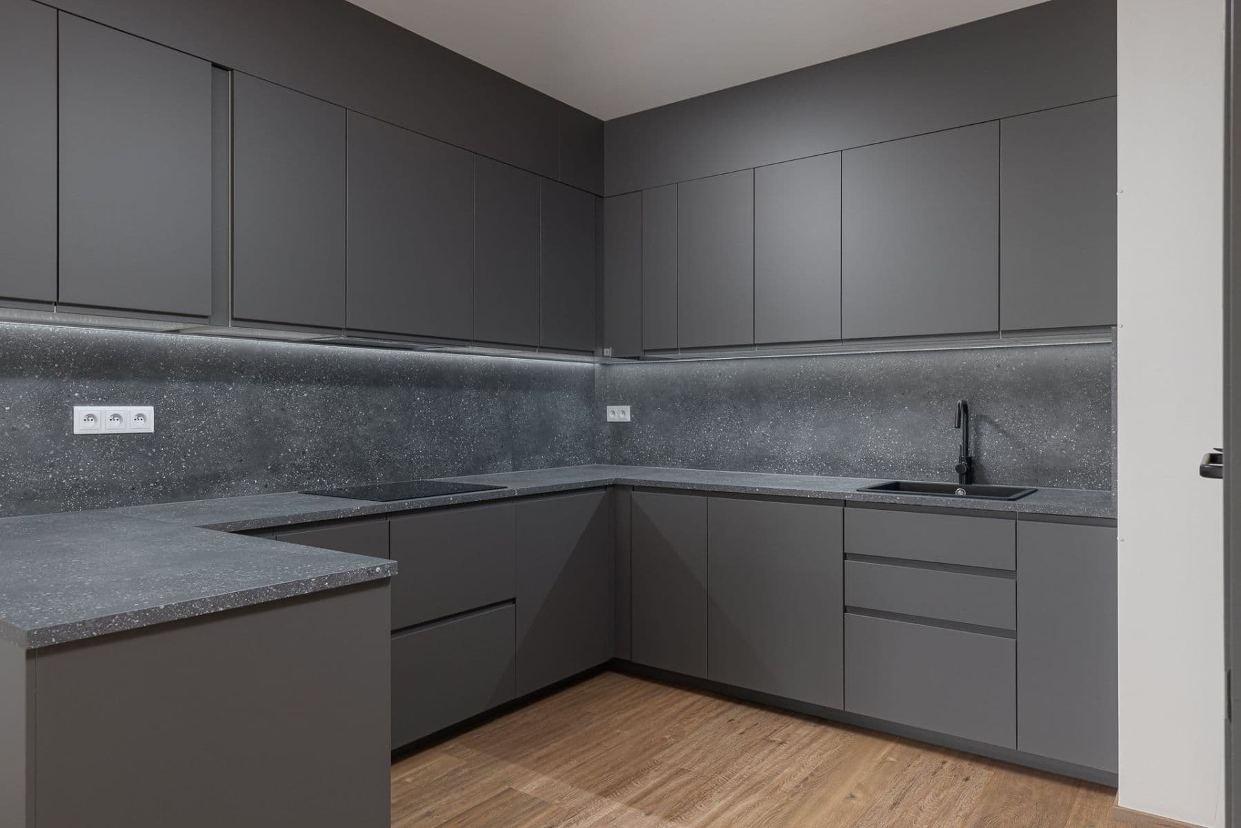 Prenájom bytu 3-izbový 86 m², Poděbradská, Praha, Praha Prenájom bytu 3-izbový 86 m², Poděbradská, Praha, Praha
