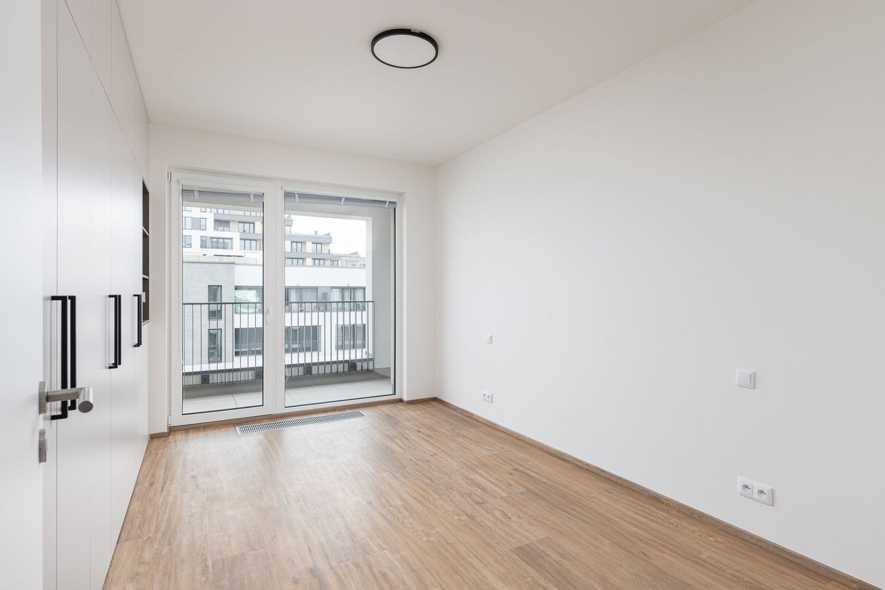 Prenájom bytu 3-izbový 86 m², Poděbradská, Praha, Praha Prenájom bytu 3-izbový 86 m², Poděbradská, Praha, Praha