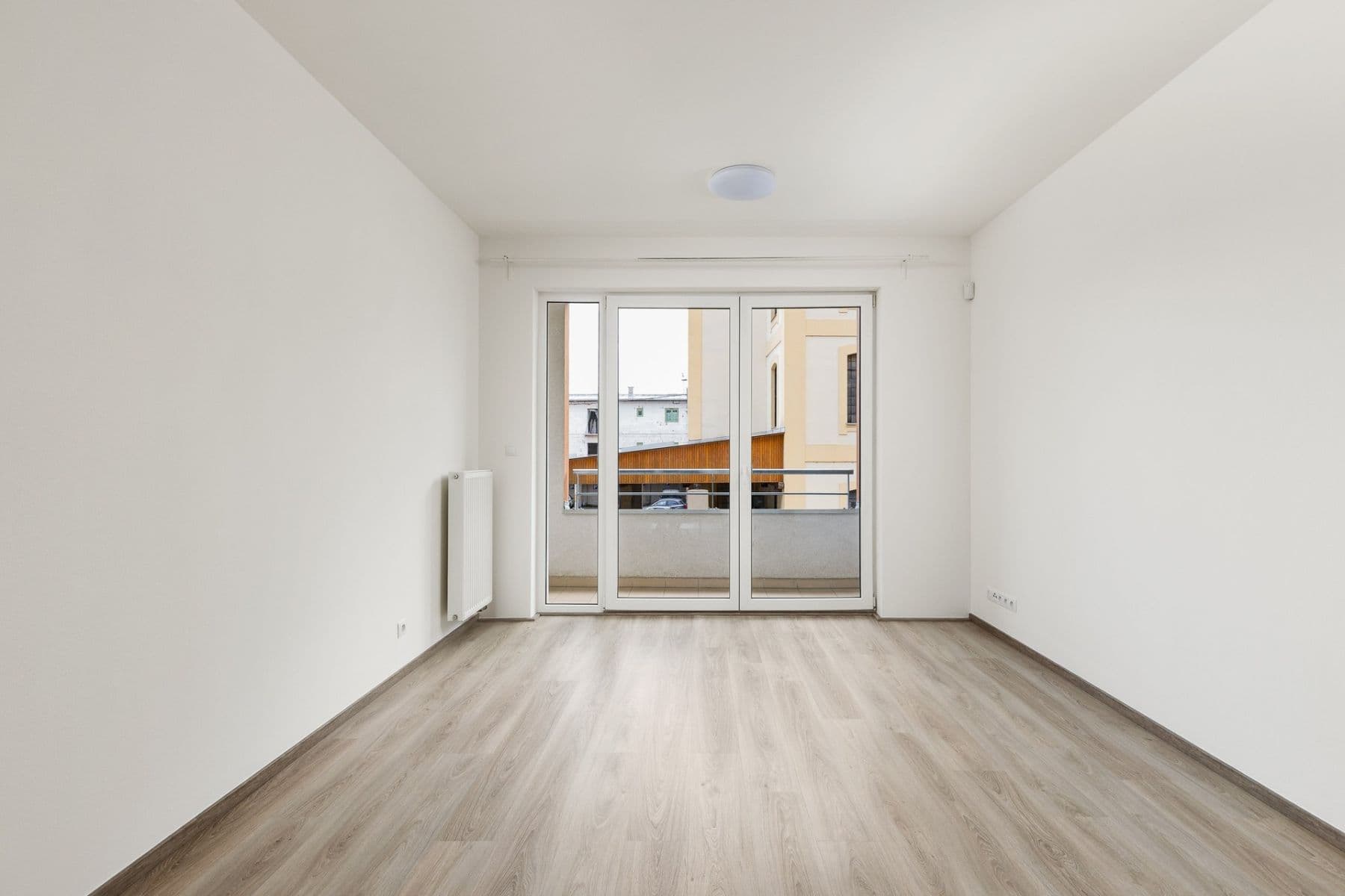 Prenájom bytu 1-izbový 30 m², Petrohradská, Praha, Praha Prenájom bytu 1-izbový 30 m², Petrohradská, Praha, Praha