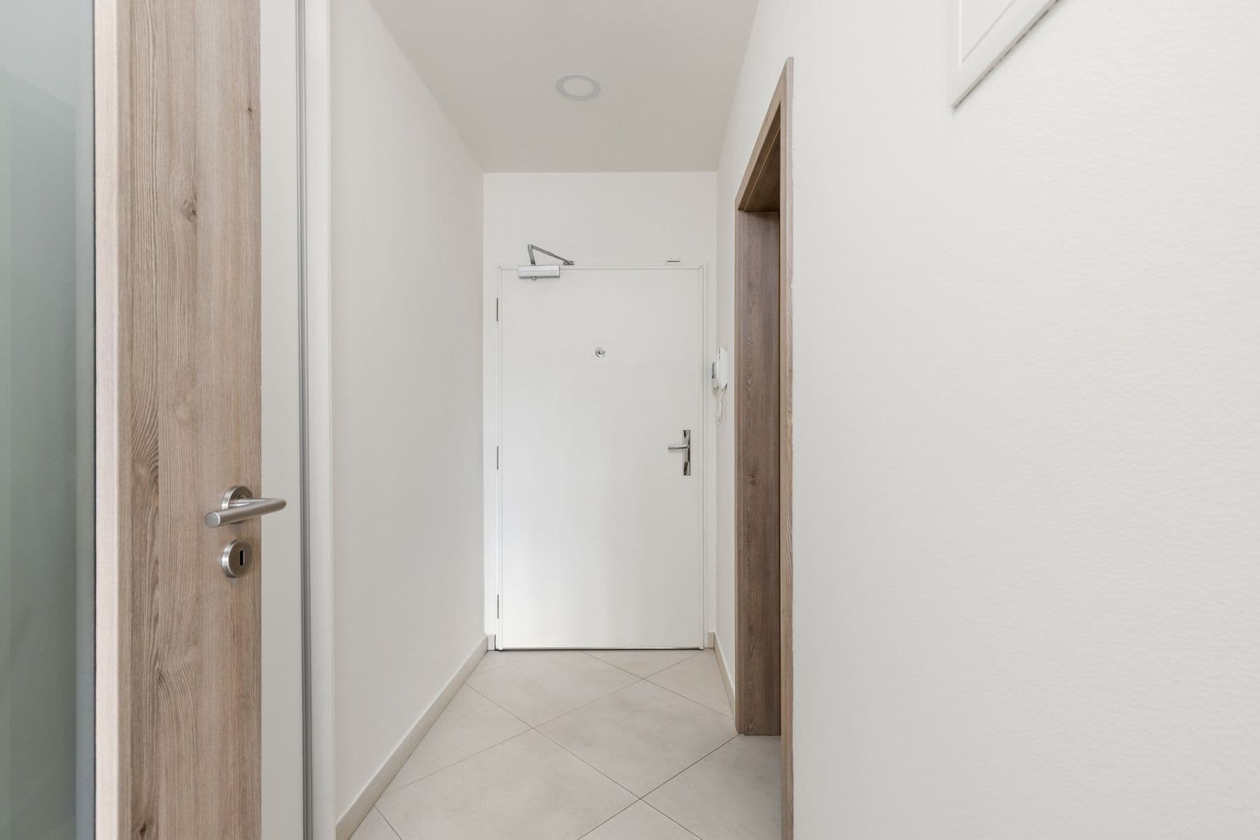 Prenájom bytu 1-izbový 30 m², Petrohradská, Praha, Praha Prenájom bytu 1-izbový 30 m², Petrohradská, Praha, Praha