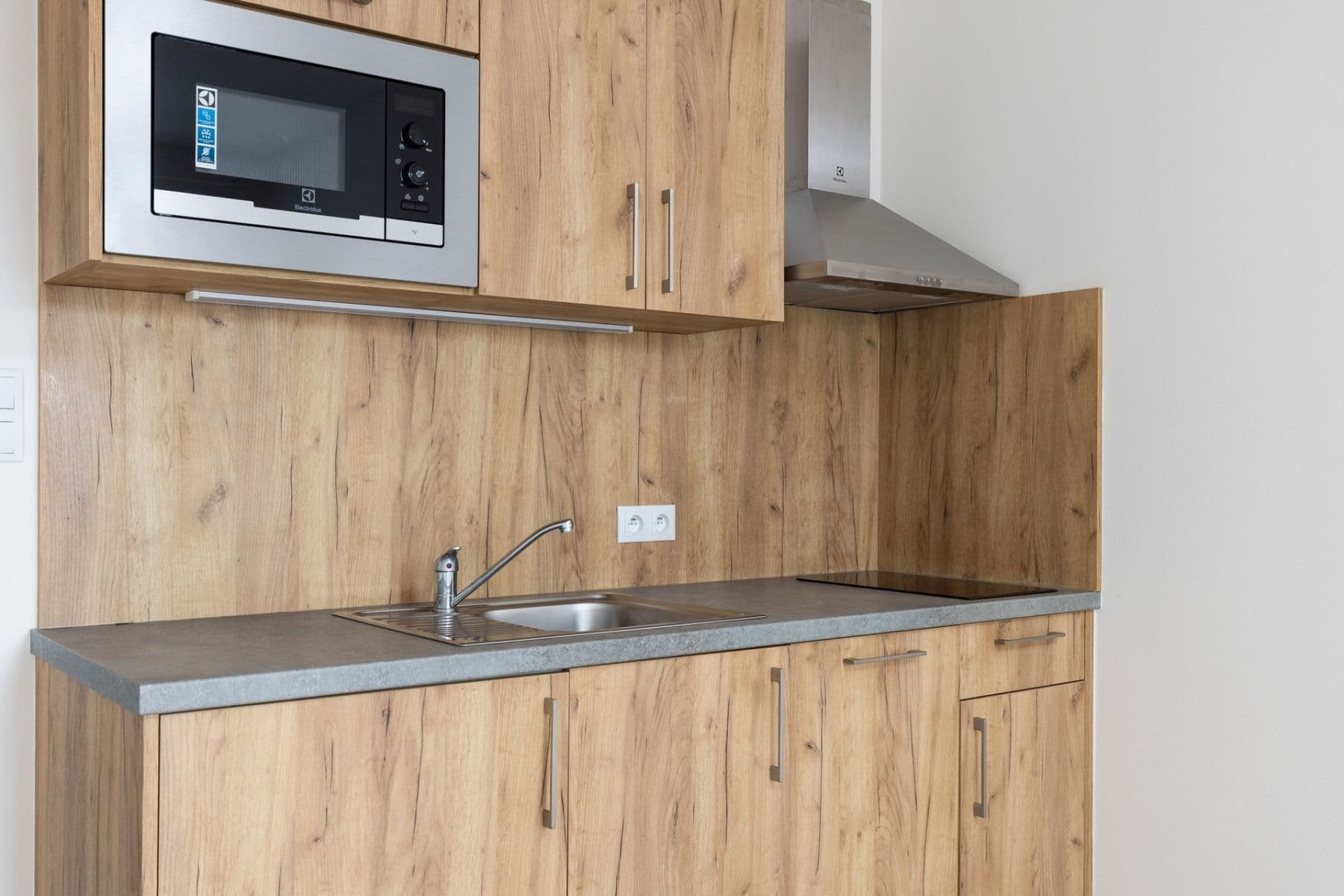 Prenájom bytu 1-izbový 30 m², Petrohradská, Praha, Praha Prenájom bytu 1-izbový 30 m², Petrohradská, Praha, Praha