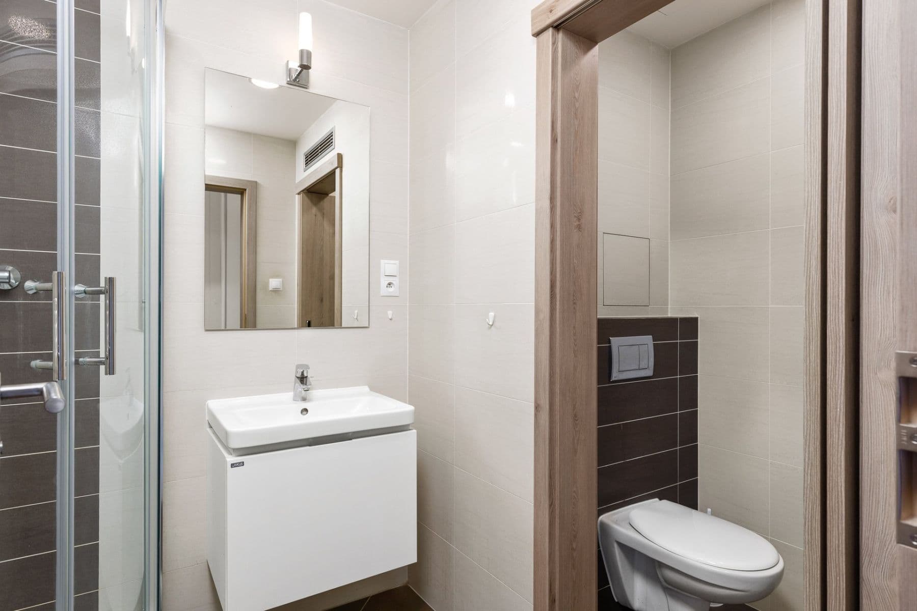 Prenájom bytu 1-izbový 30 m², Petrohradská, Praha, Praha Prenájom bytu 1-izbový 30 m², Petrohradská, Praha, Praha