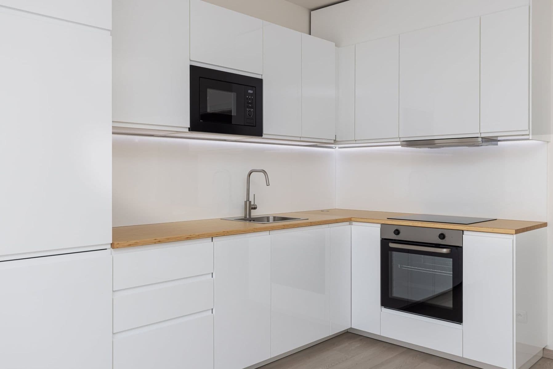 Prenájom bytu 1-izbový 38 m², Gerstelova, Praha, Praha Prenájom bytu 1-izbový 38 m², Gerstelova, Praha, Praha