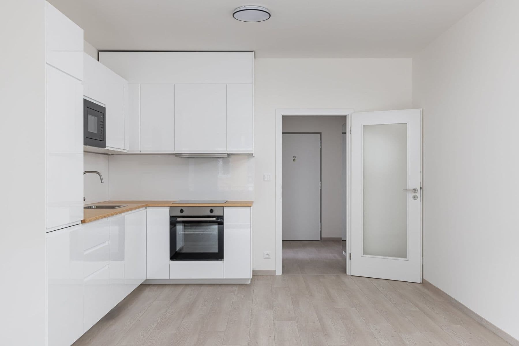Prenájom bytu 1-izbový 38 m², Gerstelova, Praha, Praha Prenájom bytu 1-izbový 38 m², Gerstelova, Praha, Praha