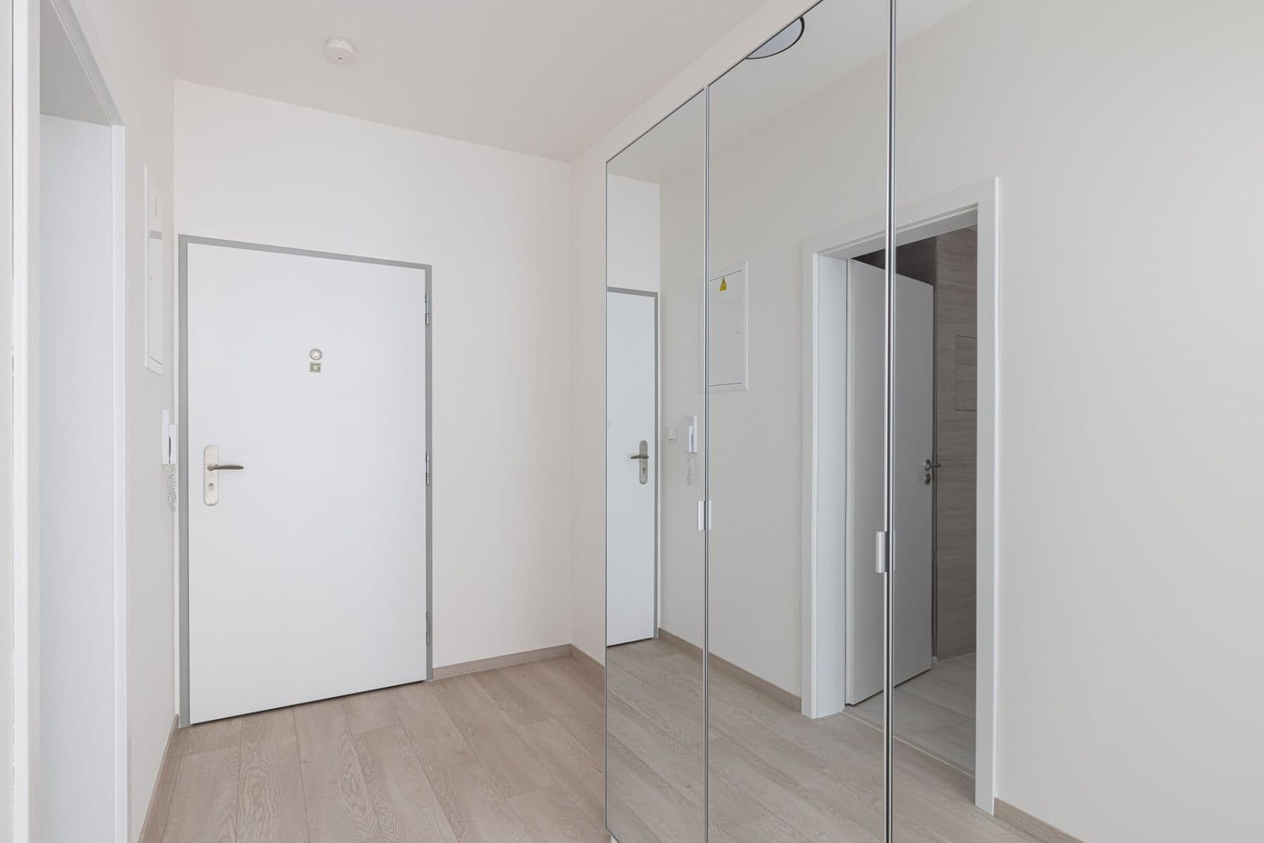 Prenájom bytu 1-izbový 38 m², Gerstelova, Praha, Praha Prenájom bytu 1-izbový 38 m², Gerstelova, Praha, Praha