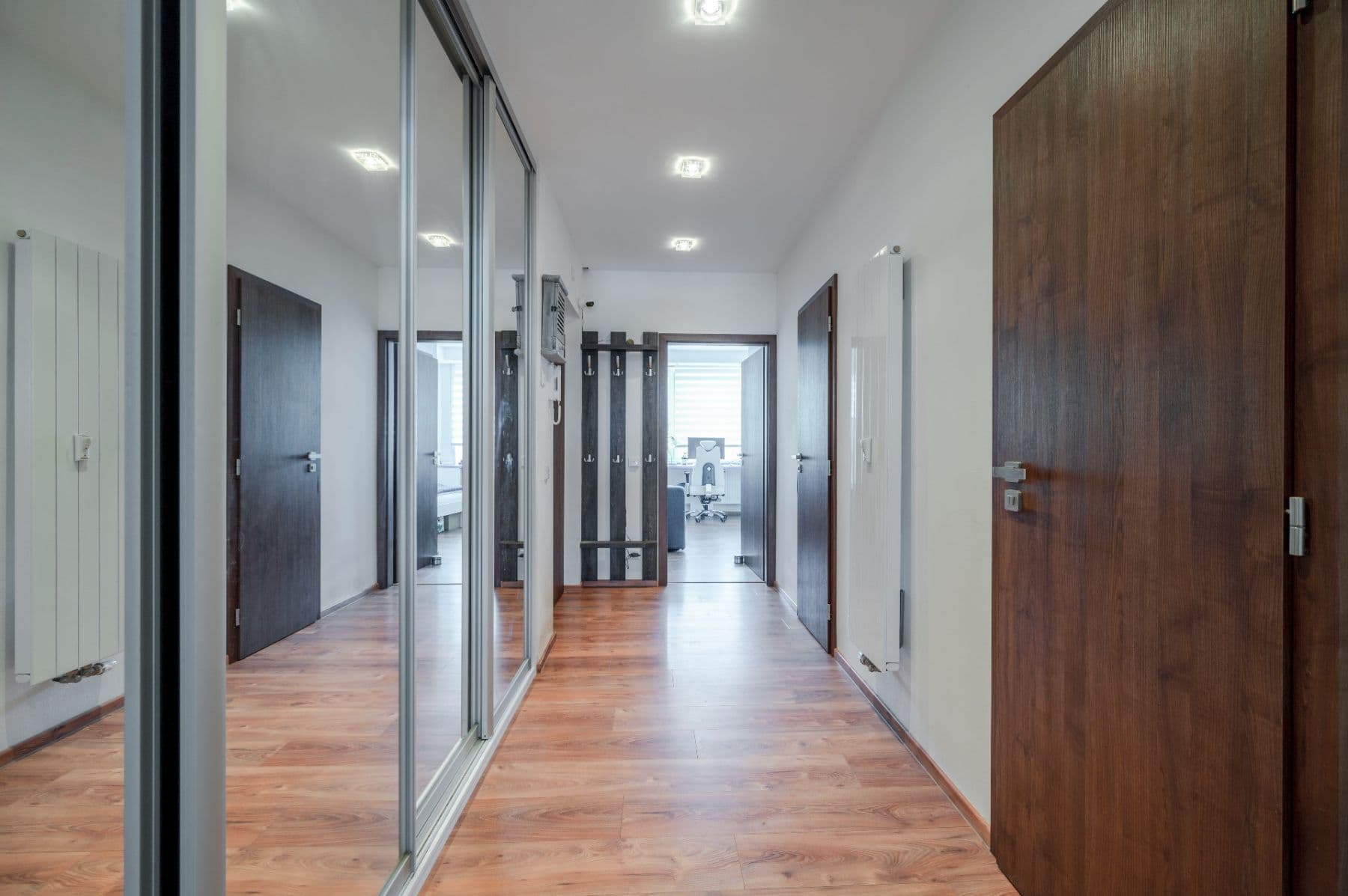 Prenájom bytu 3-izbový 72 m², Švédská, Praha, Praha Prenájom bytu 3-izbový 72 m², Švédská, Praha, Praha