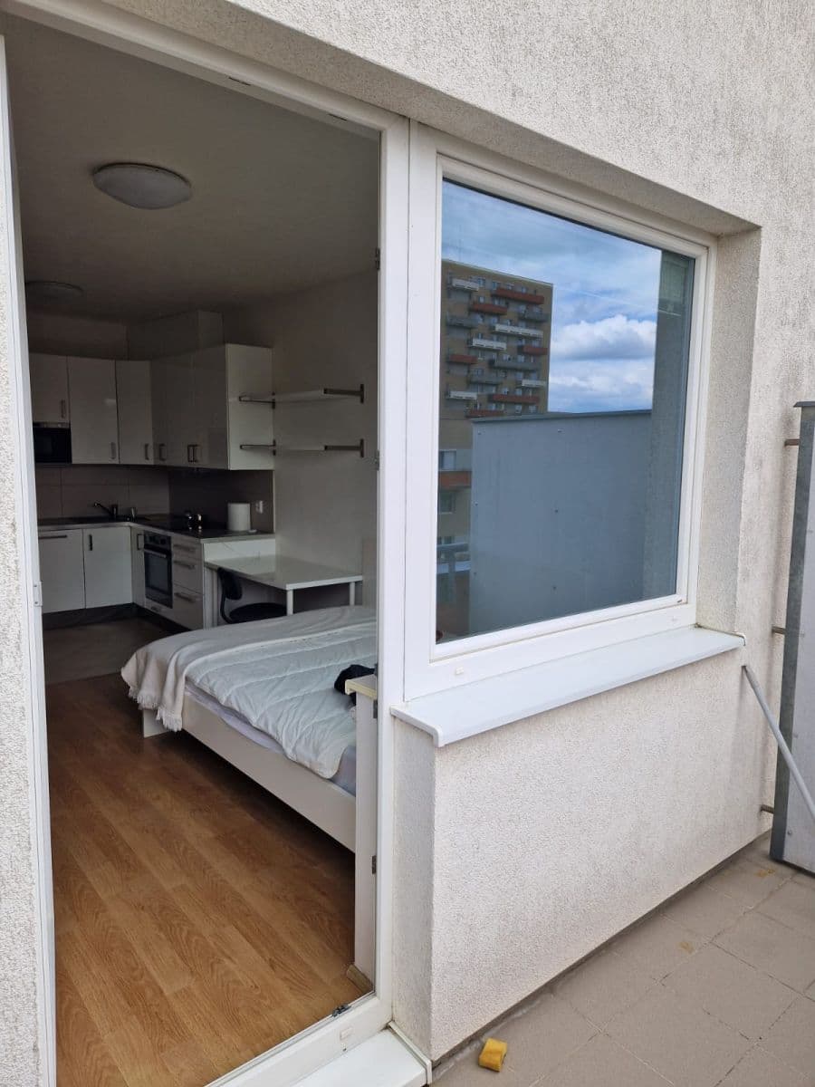 Prenájom bytu 1-izbový 29 m², Hornoměcholupská, Praha, Praha Prenájom bytu 1-izbový 29 m², Hornoměcholupská, Praha, Praha