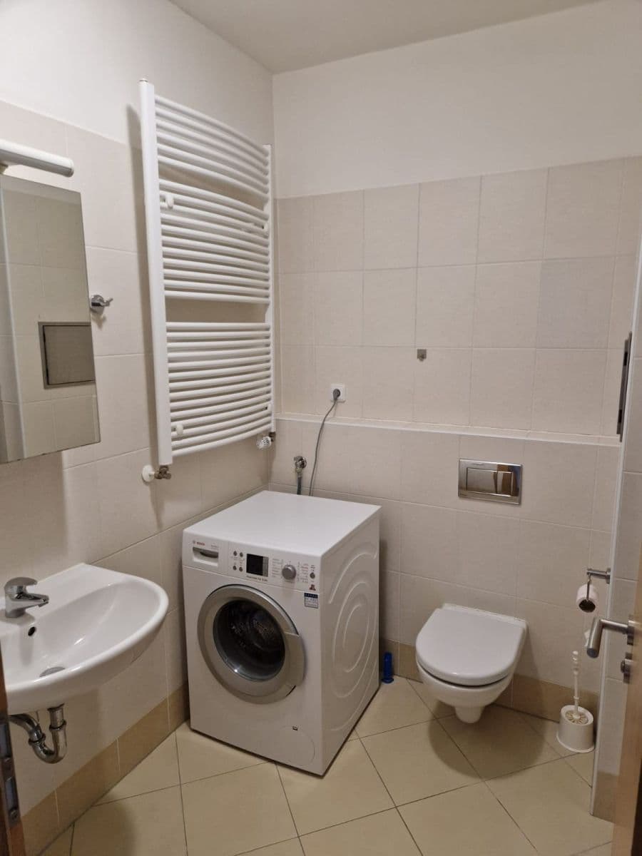 Prenájom bytu 1-izbový 29 m², Hornoměcholupská, Praha, Praha Prenájom bytu 1-izbový 29 m², Hornoměcholupská, Praha, Praha