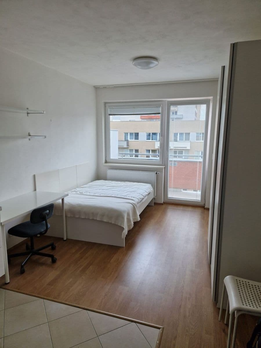 Prenájom bytu 1-izbový 29 m², Hornoměcholupská, Praha, Praha Prenájom bytu 1-izbový 29 m², Hornoměcholupská, Praha, Praha