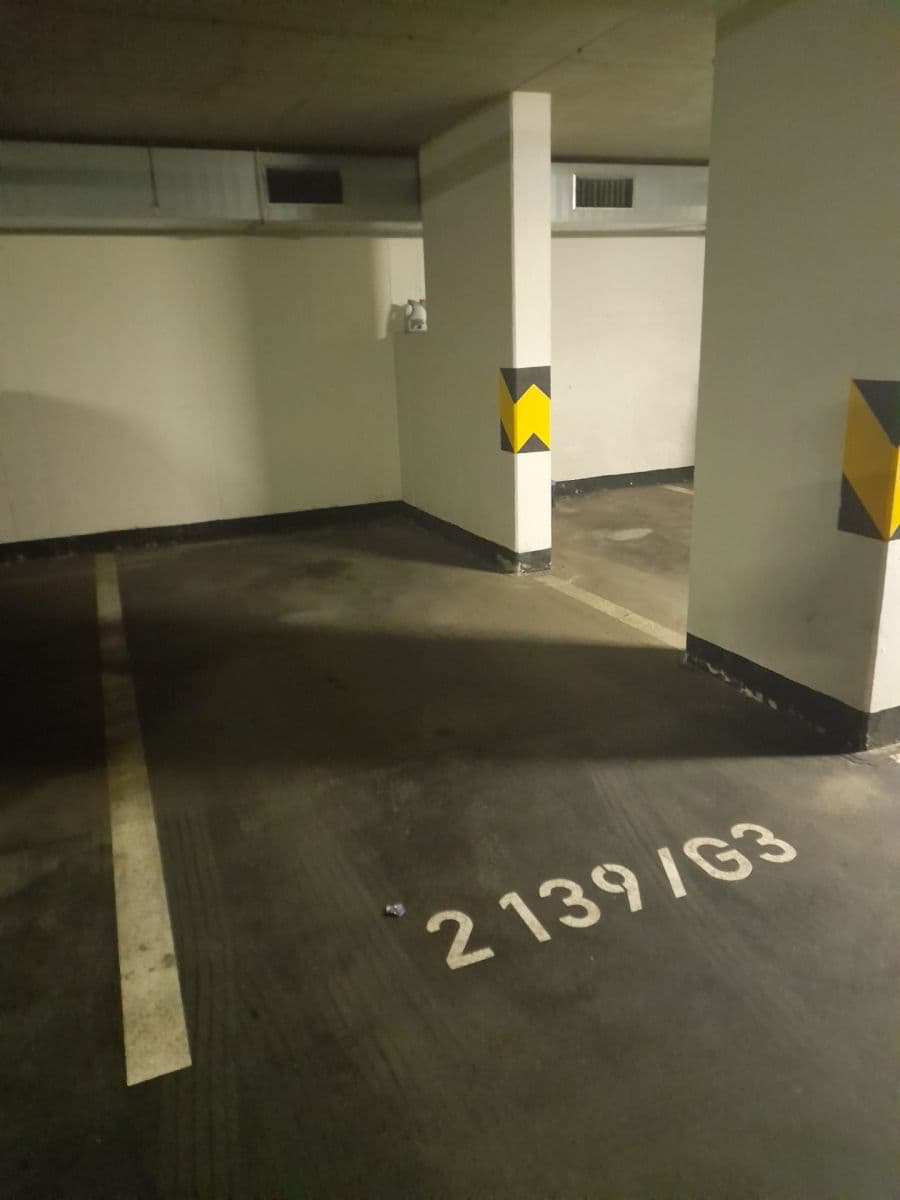 Prenájom garáže 14 m², Poděbradská, Praha, Praha Prenájom garáže 14 m², Poděbradská, Praha, Praha