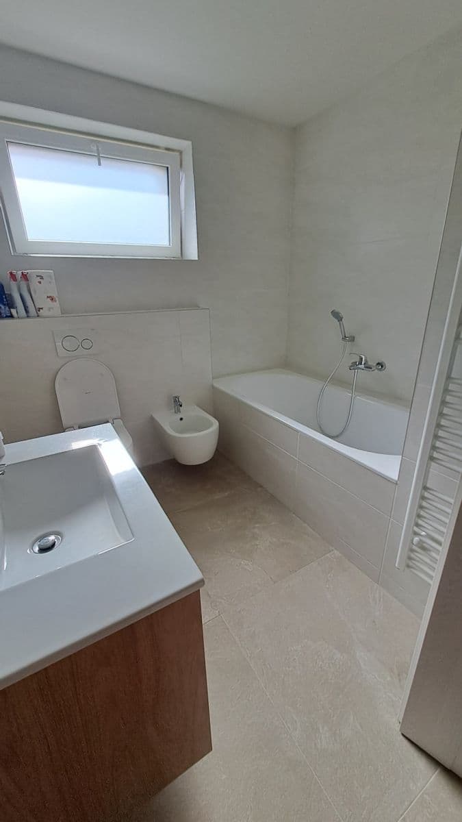 Prenájom domu 127 m², pozemek 1.000 m², Na Statku, Tuklaty, Středočeský kraj Prenájom domu 127 m², pozemek 1.000 m², Na Statku, Tuklaty, Středočeský kraj