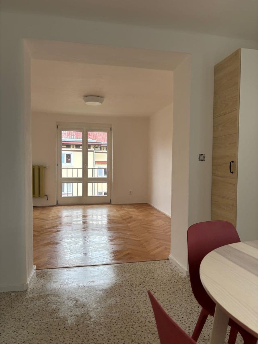 Prenájom bytu 2-izbový 50 m², Jiřího Wolkera, Rožnov pod Radhoštěm, Zlínský kraj Prenájom bytu 2-izbový 50 m², Jiřího Wolkera, Rožnov pod Radhoštěm, Zlínský kraj
