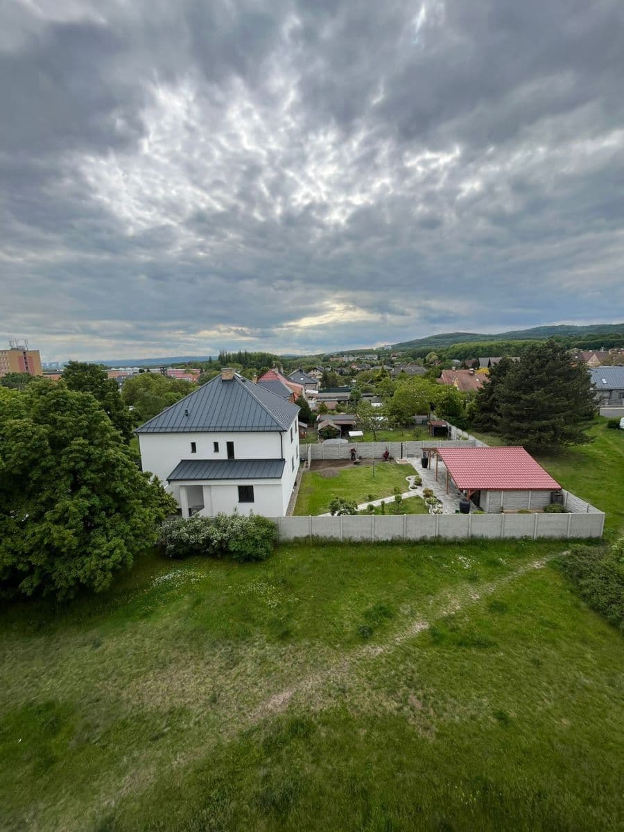 Prenájom bytu 3-izbový 50 m², Adámkova, Chomutov, Ústecký kraj Prenájom bytu 3-izbový 50 m², Adámkova, Chomutov, Ústecký kraj
