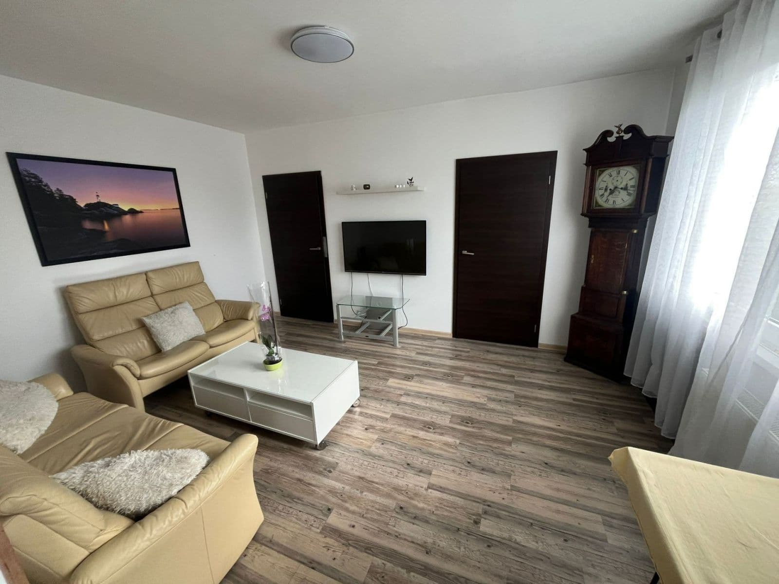 Prenájom bytu 3-izbový 50 m², Adámkova, Chomutov, Ústecký kraj Prenájom bytu 3-izbový 50 m², Adámkova, Chomutov, Ústecký kraj